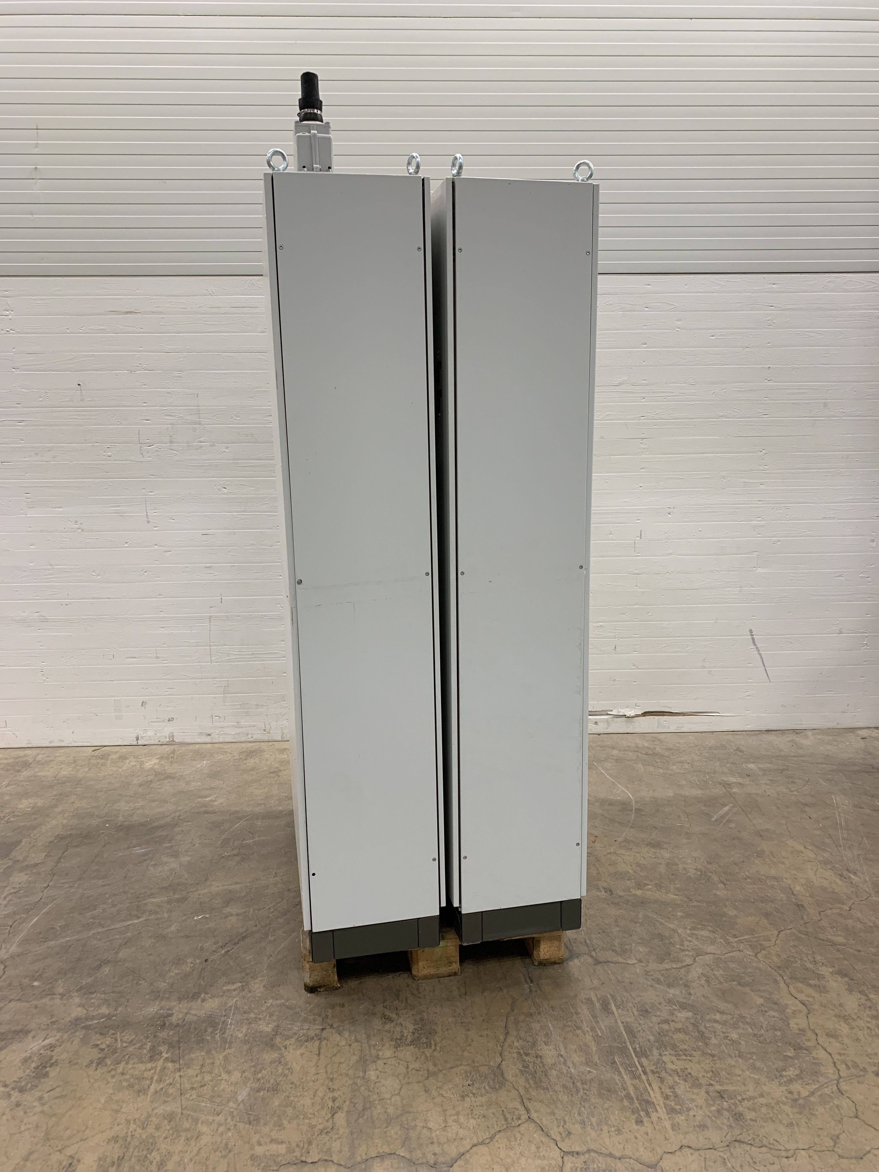 Elcentral / Elskåp 240x40,5x235cm (LxBxH) - Auktioner online ...