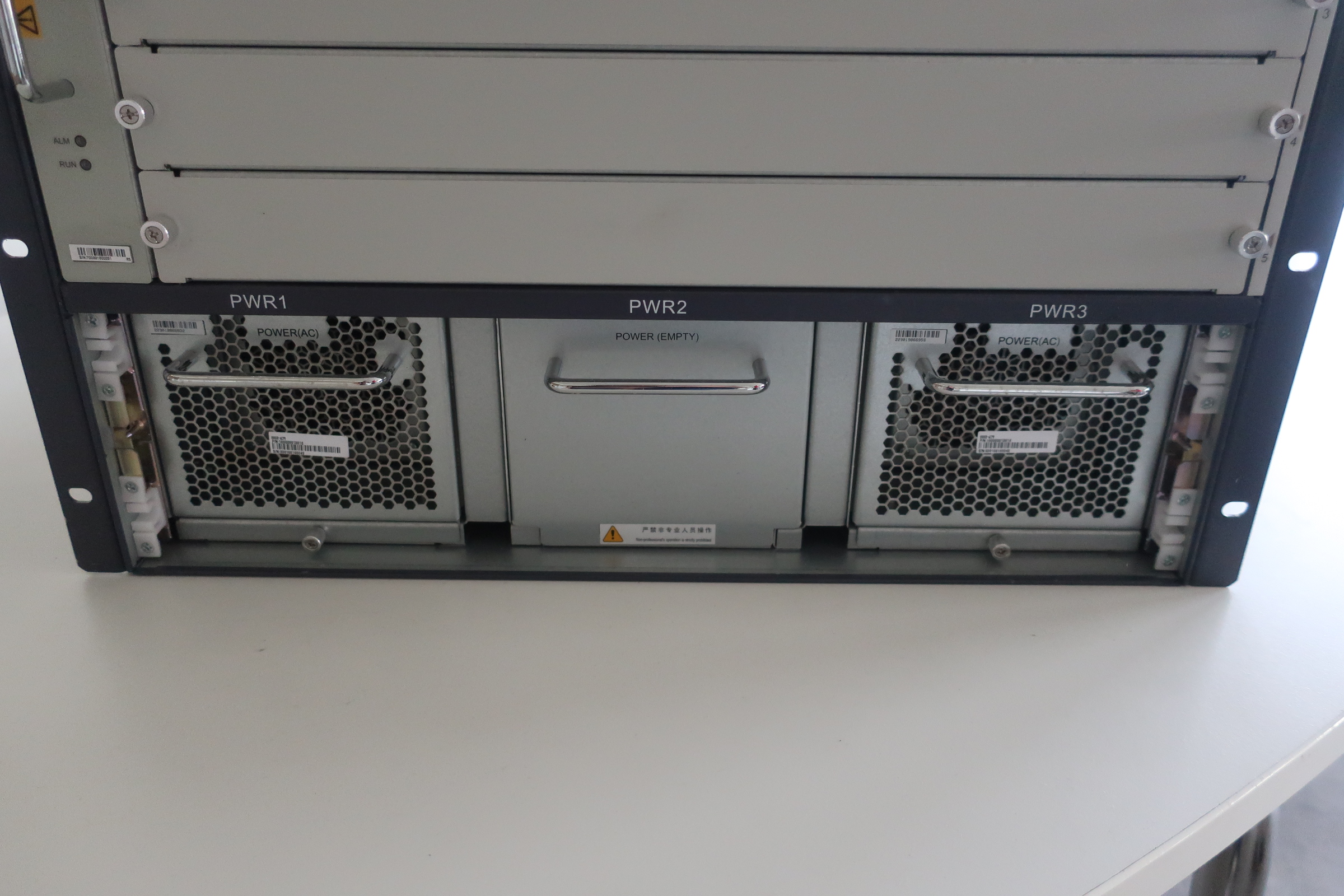 Switch, ZTE ZXR10 8905E 96port - PS Auction - We value the