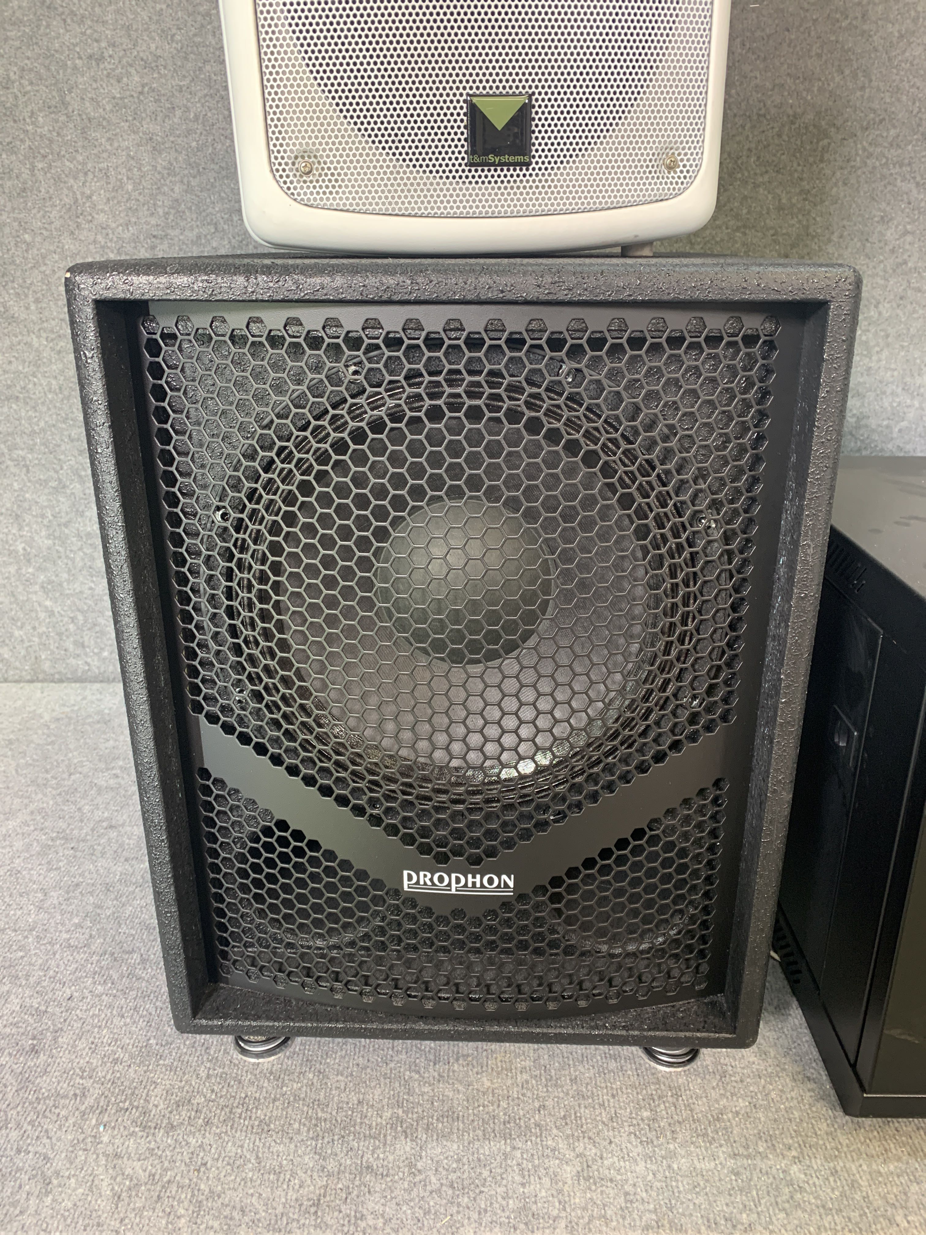 Sound system / Rack / Speakers / Bass box PS Auction We value the