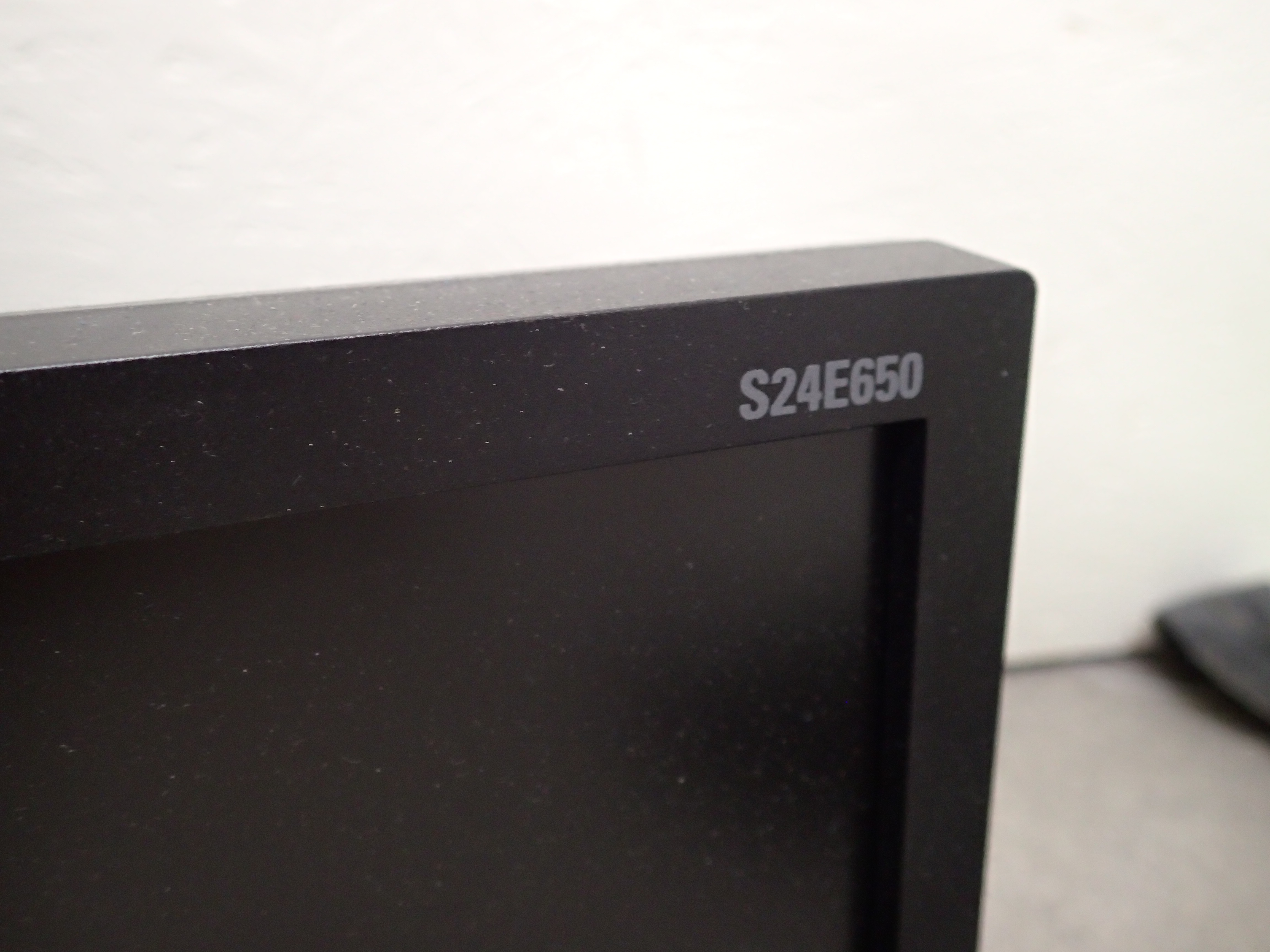 Computer screens - PS Auction - We value the future - Largest in net ...
