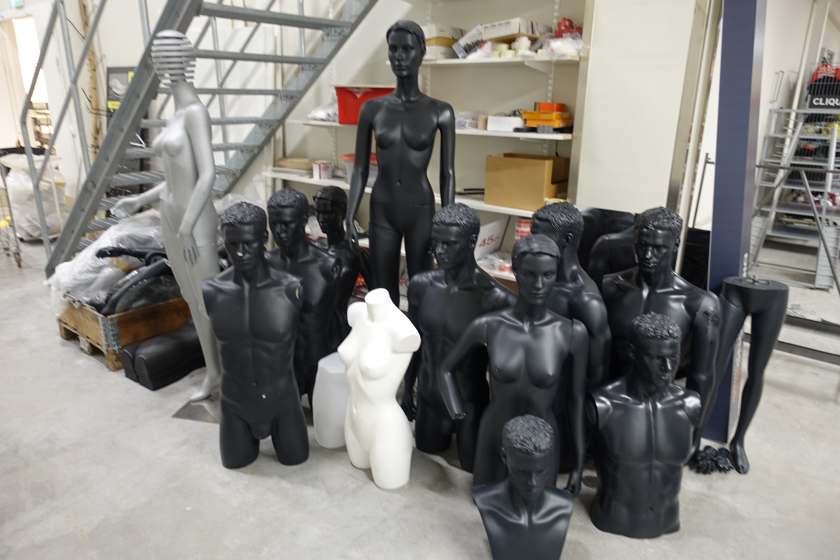 Amount of mannequins PS Auction We value the future Largest in