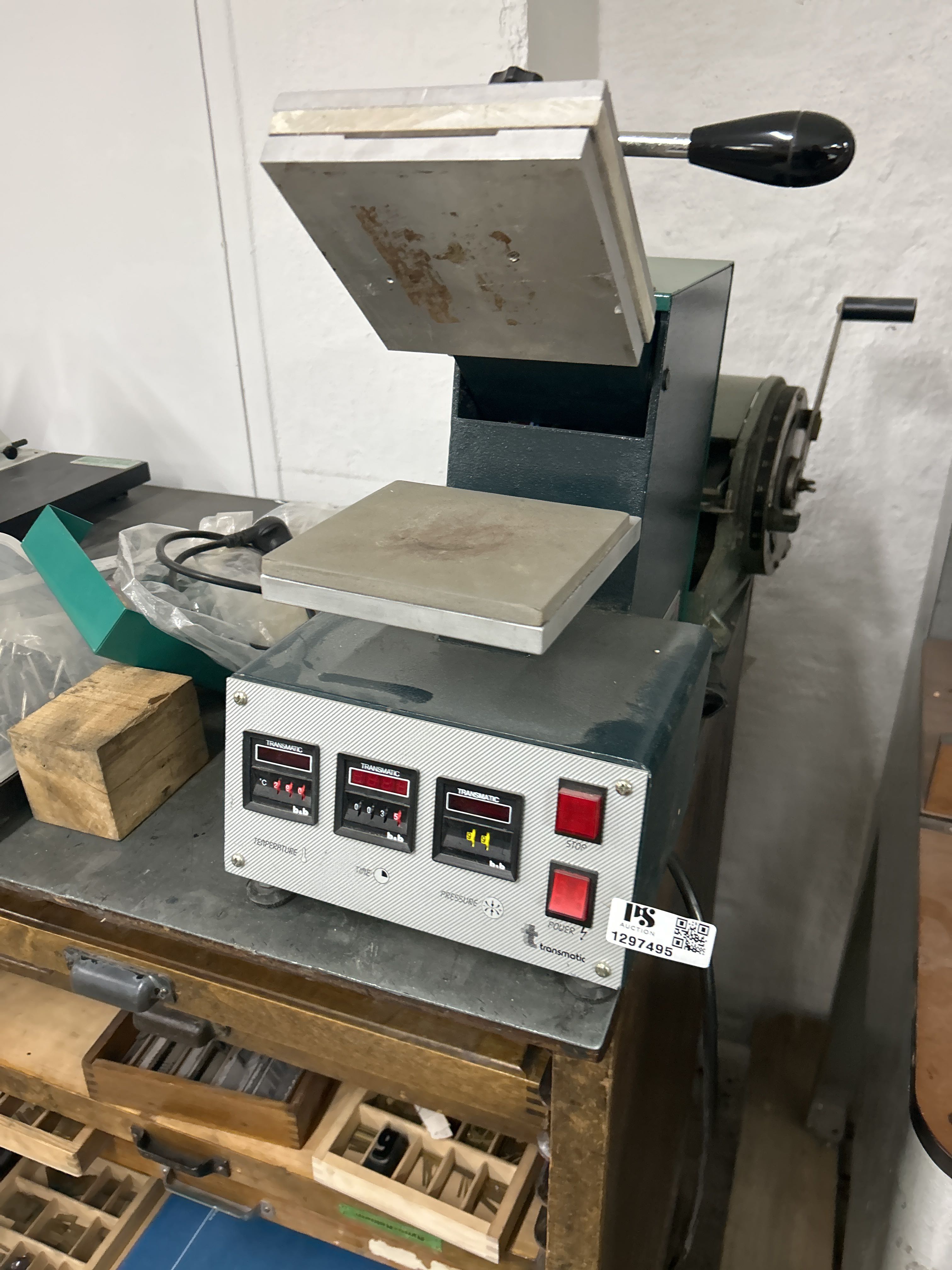 Hot embossing press / Foiling press (table model) - PS Auction - We ...