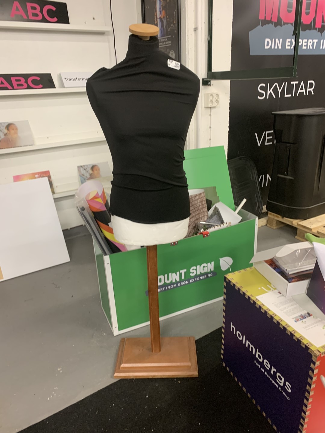 Mannequin PS Auction We value the future Largest in net auctions