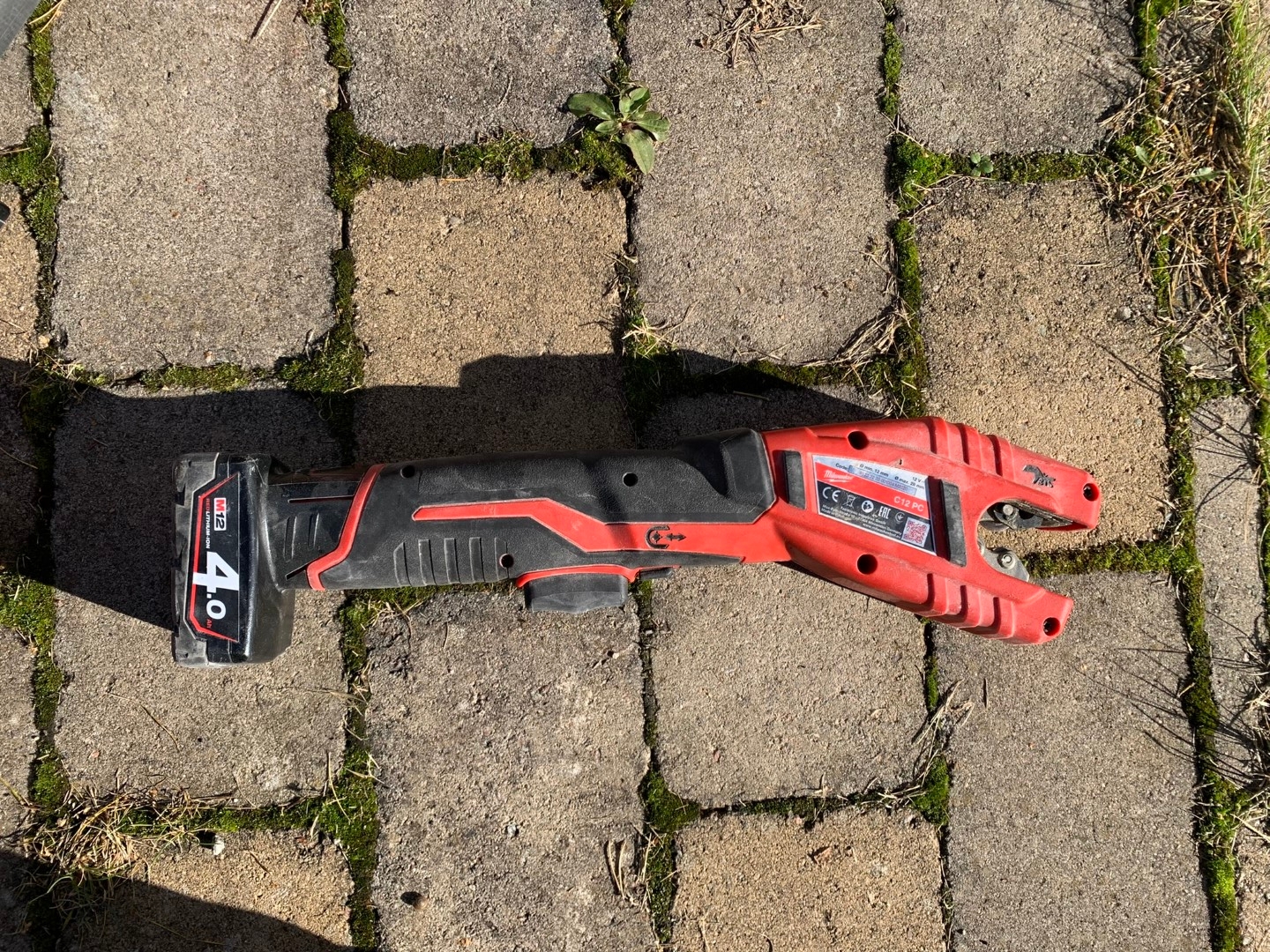 Milwaukee C12PC rörkap och M12CHZ tigersåg - Auktioner online ...