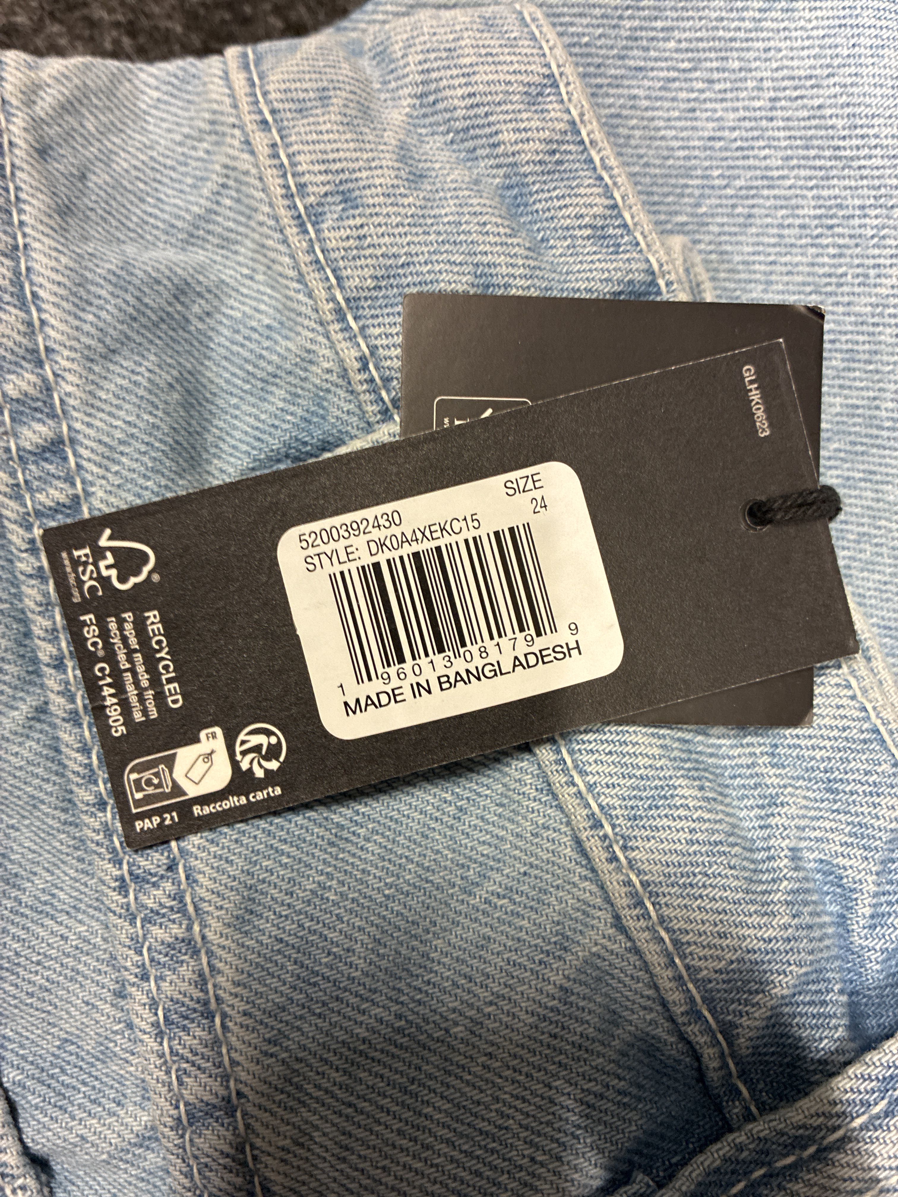 5 women's pants in mixed sizes - PS Auction - We value the future ...