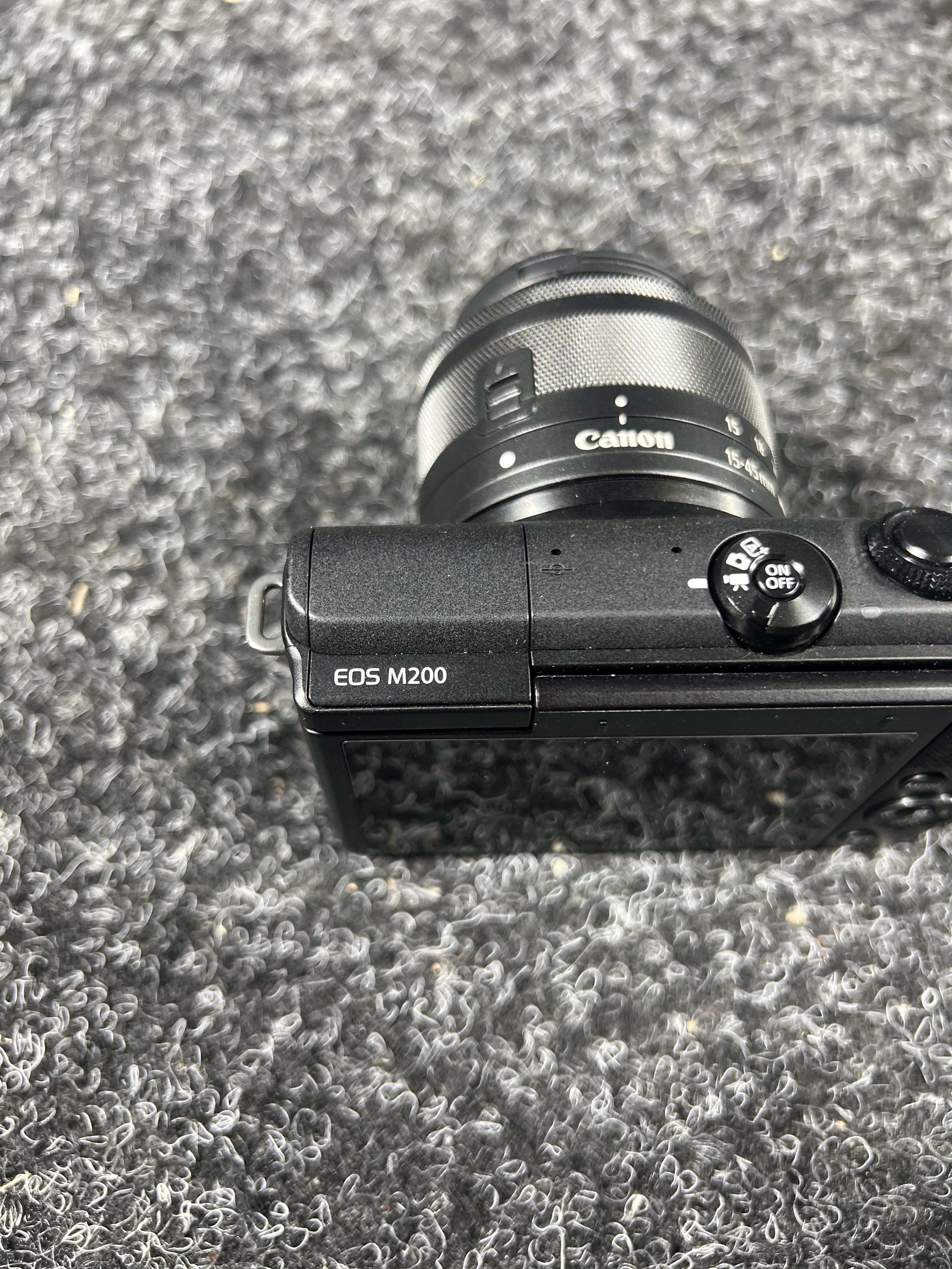 System camera - Canon EOS M200 - PS Auction - We value the future