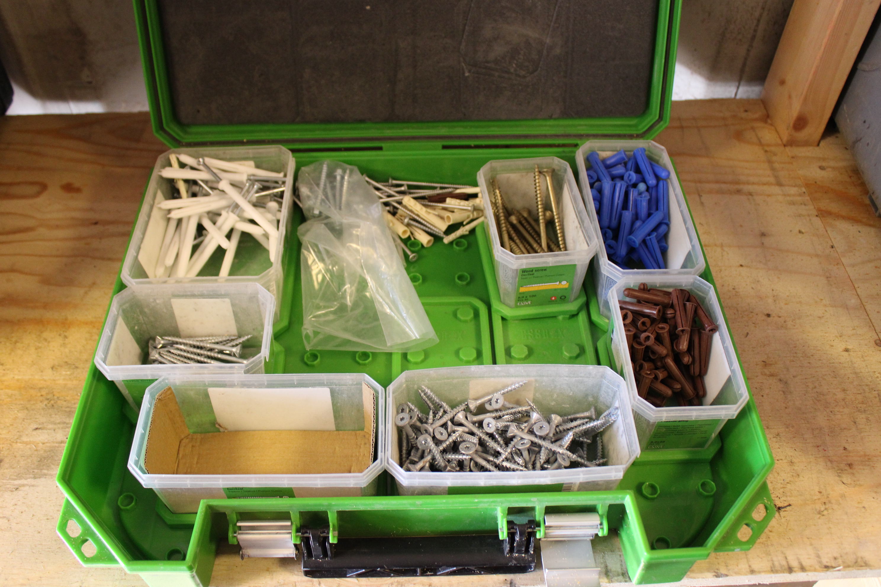 Assortment box, Essve - PS Auction - We value the future - Largest in ...