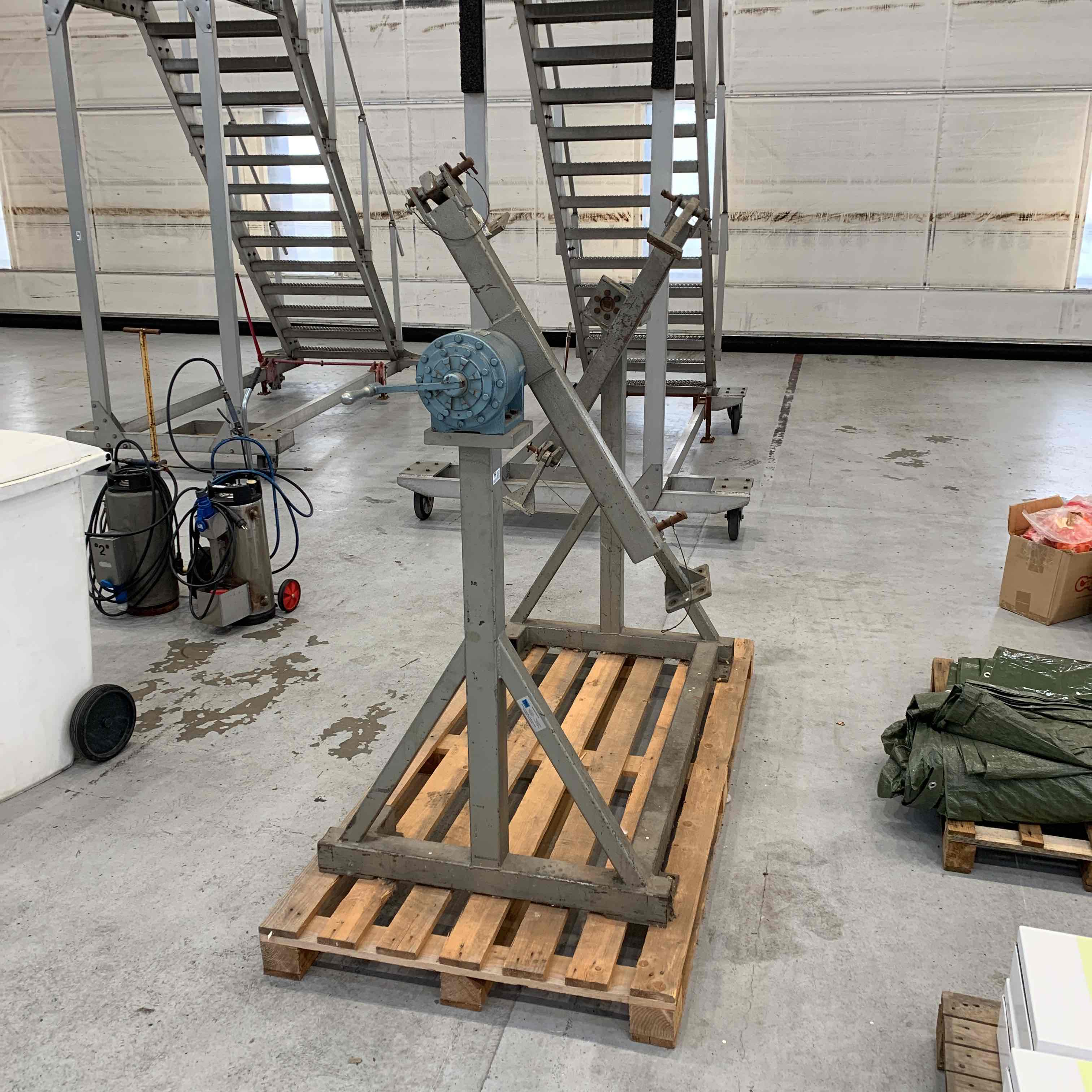Engine rack for aircraft engines or similar - PS Auction - We value the ...