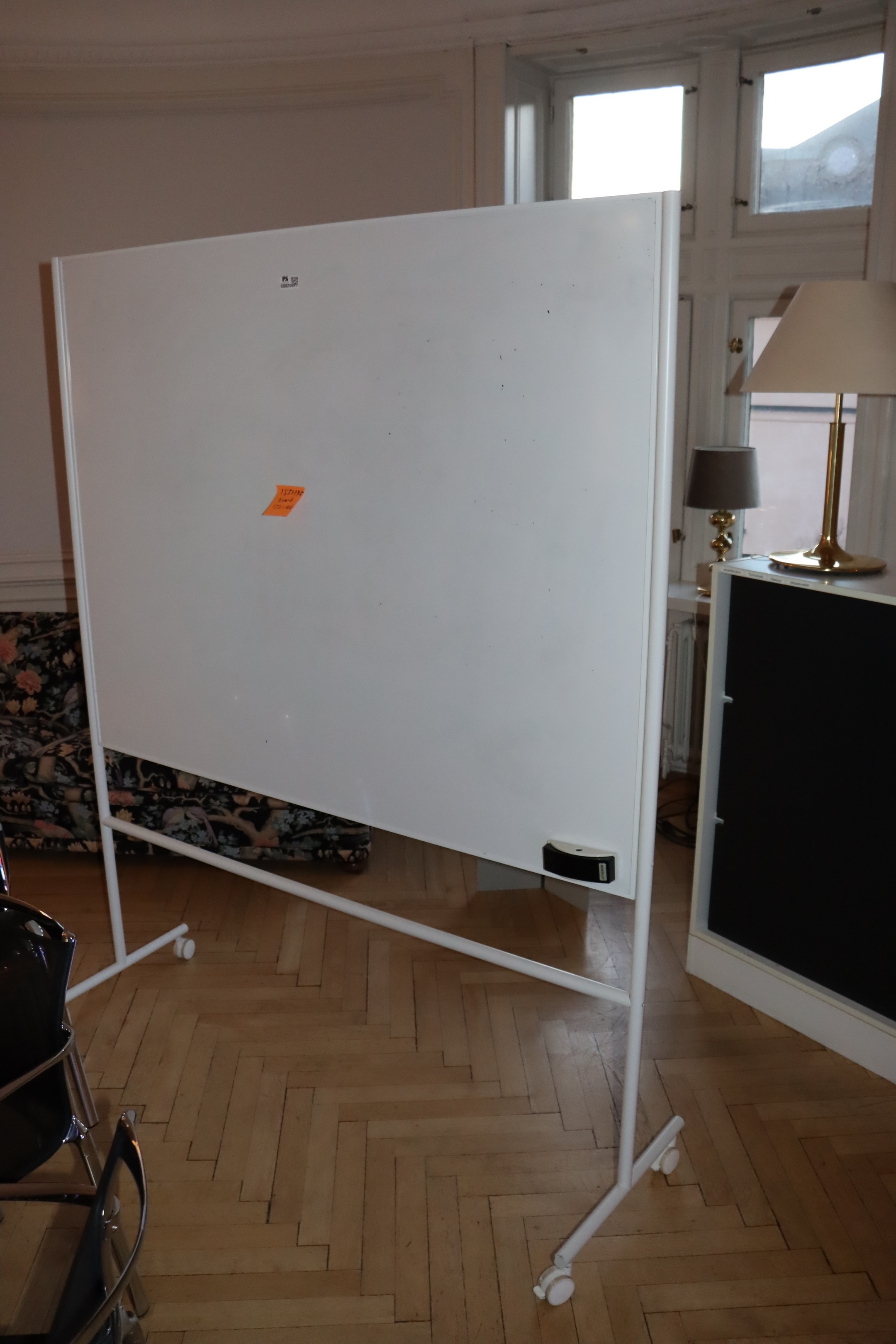 Whiteboard on wheels - PS Auction - We value the future - Largest in ...