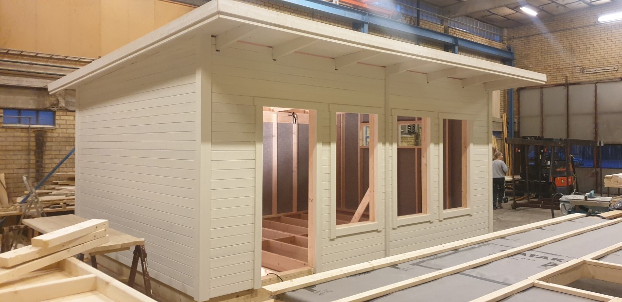 Stomme till attefallshus i funkisstil - Auktioner online - Nätauktioner ...