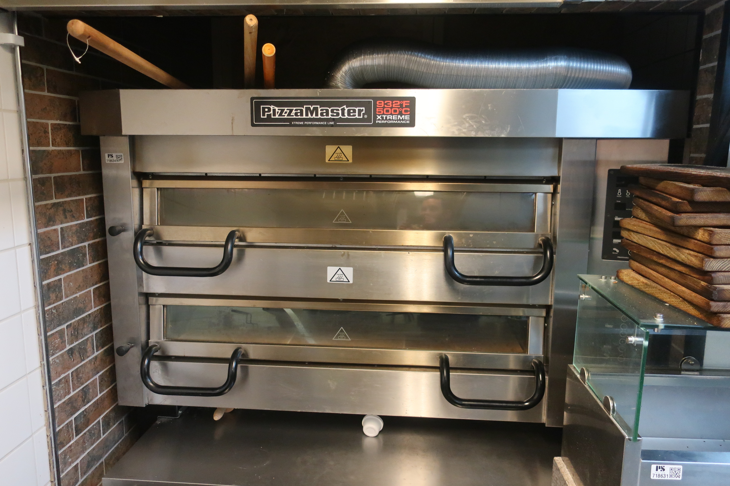 Pizza oven Pizzamaster Extreme PM 732 E, on stand with shelf PS