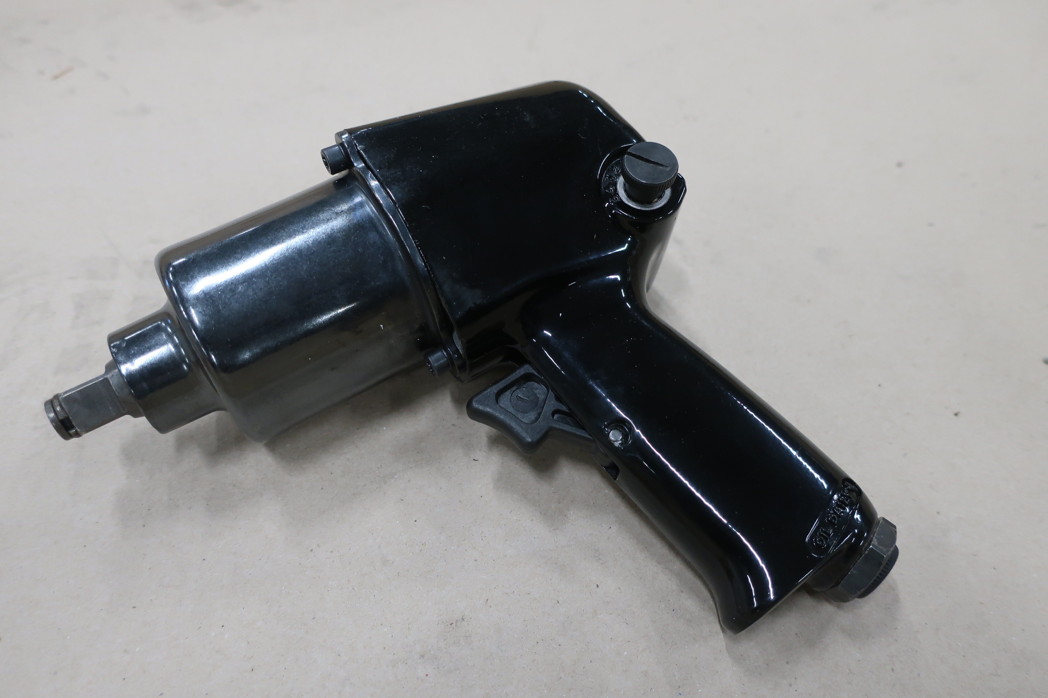 Pneumatic Nut Cracker Air Tool 1/2 " Free Shipping PS Auction We