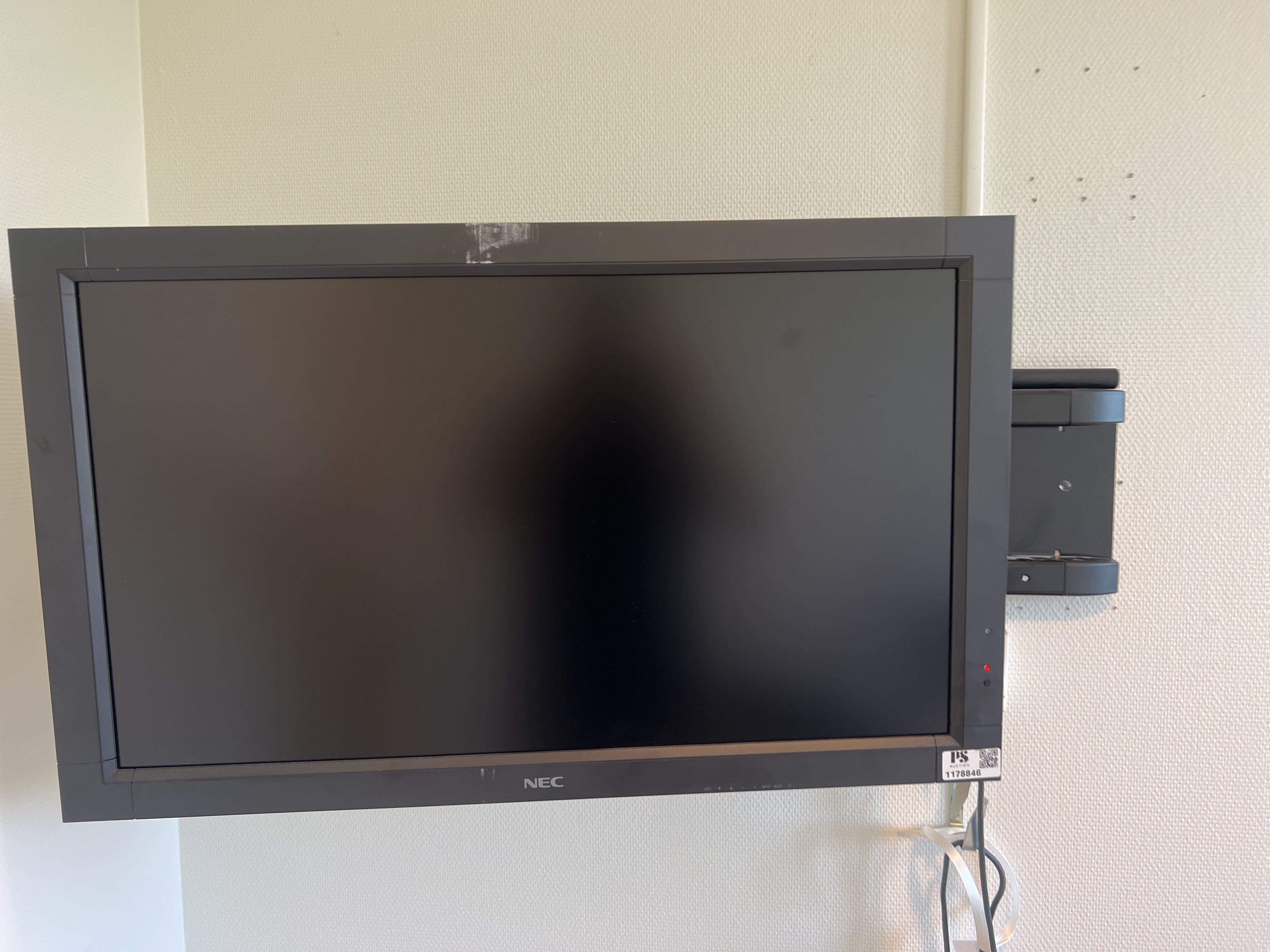 NEC multi sync V322（Monitor 32