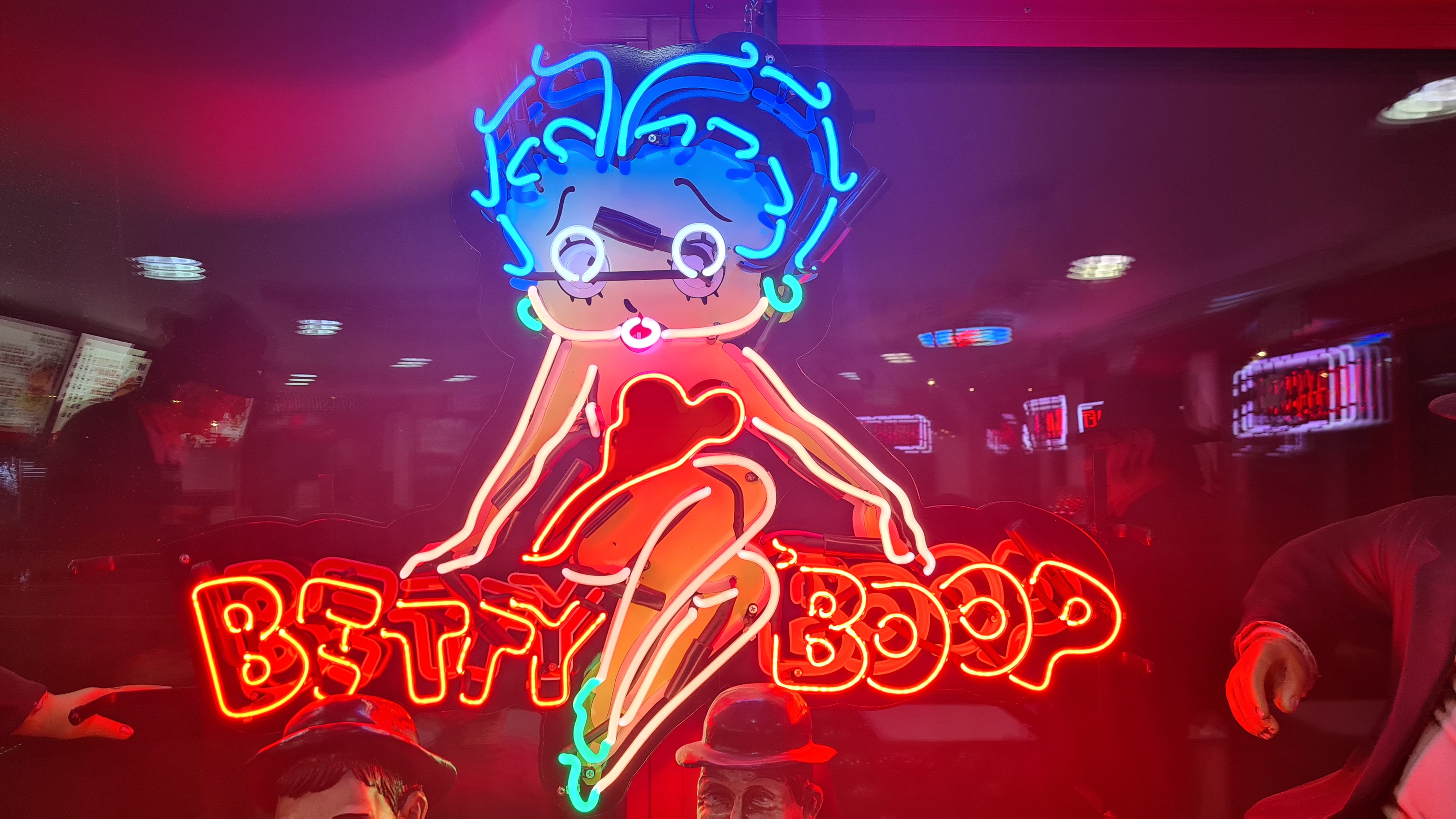 New neon sign Betty Boop 90x70 cm - PS Auction - We value the