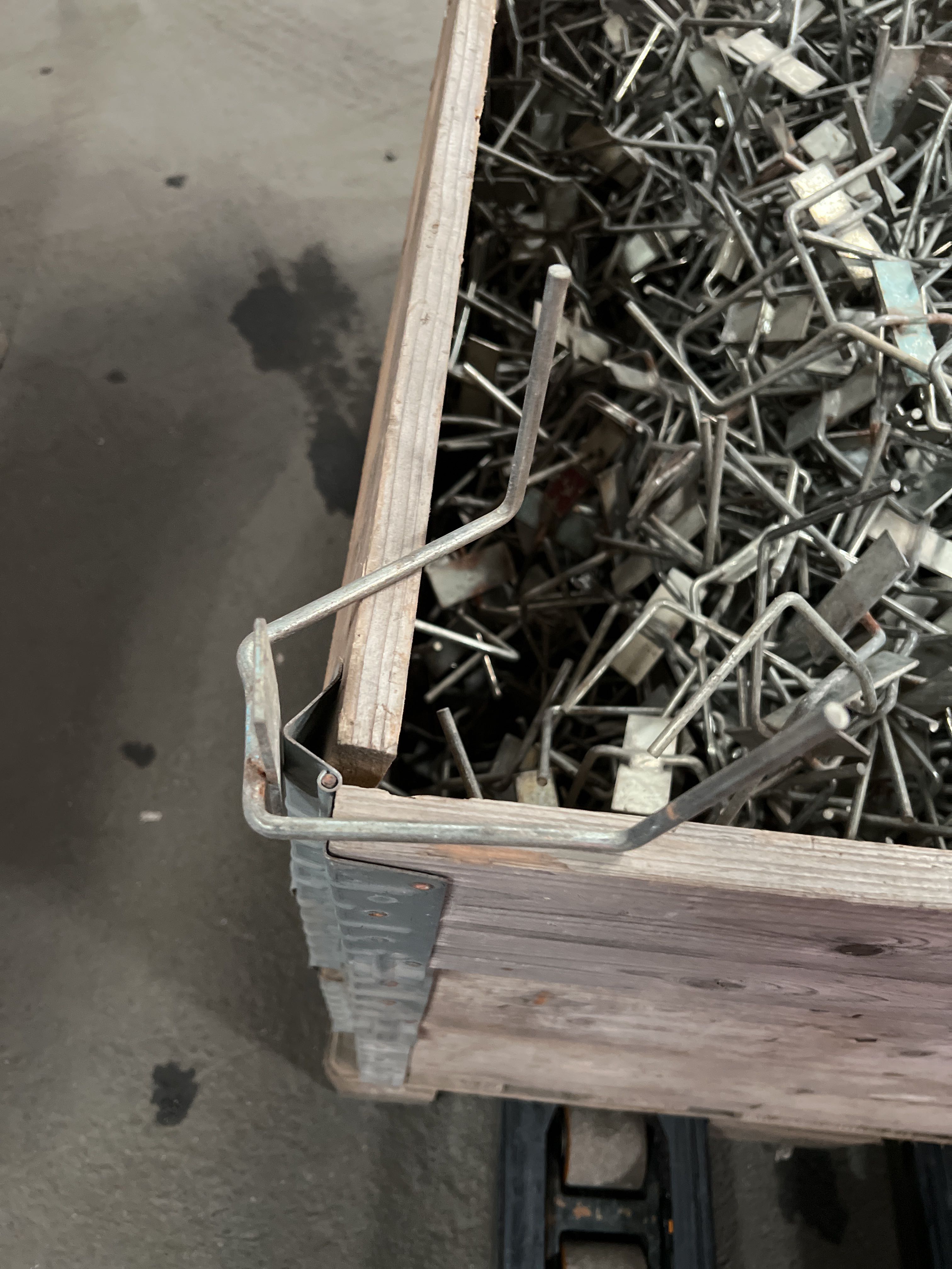 Brackets for scaffolding, approx. 600 pieces - PS Auction - We value ...