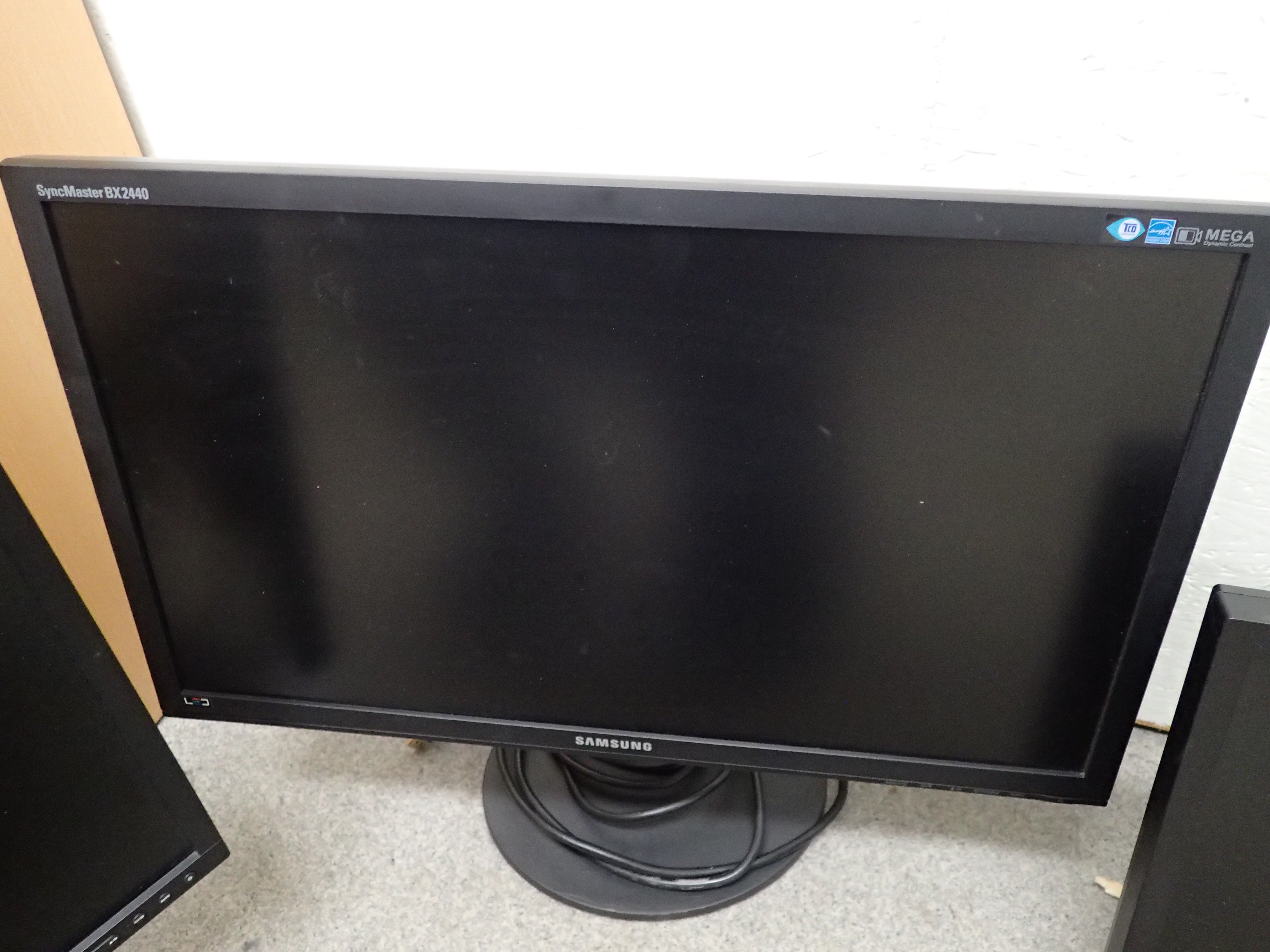 Computer screens - PS Auction - We value the future - Largest in net ...