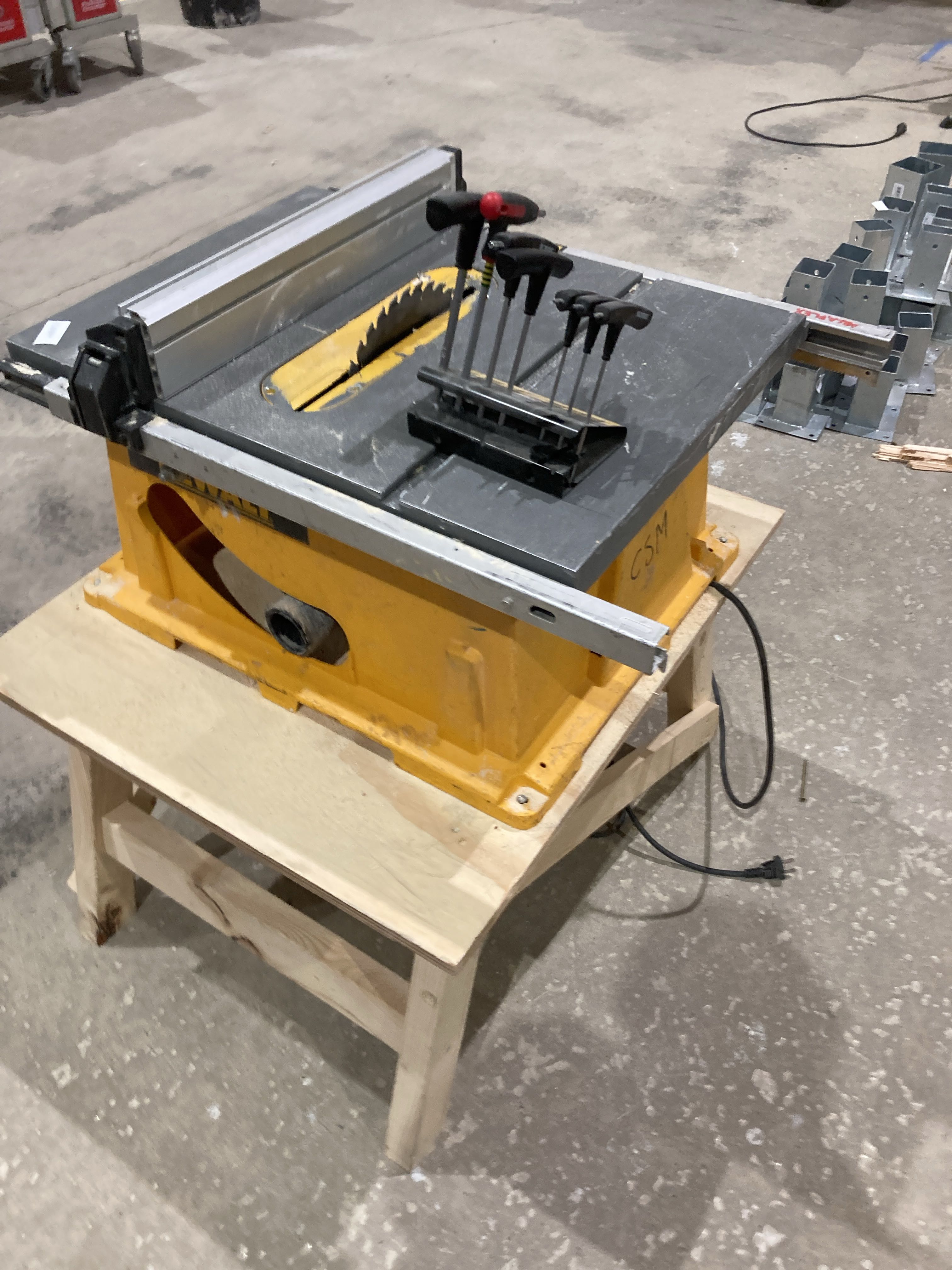 Bordssåg - DeWalt DW744-QS - Auktioner online - Nätauktioner ...