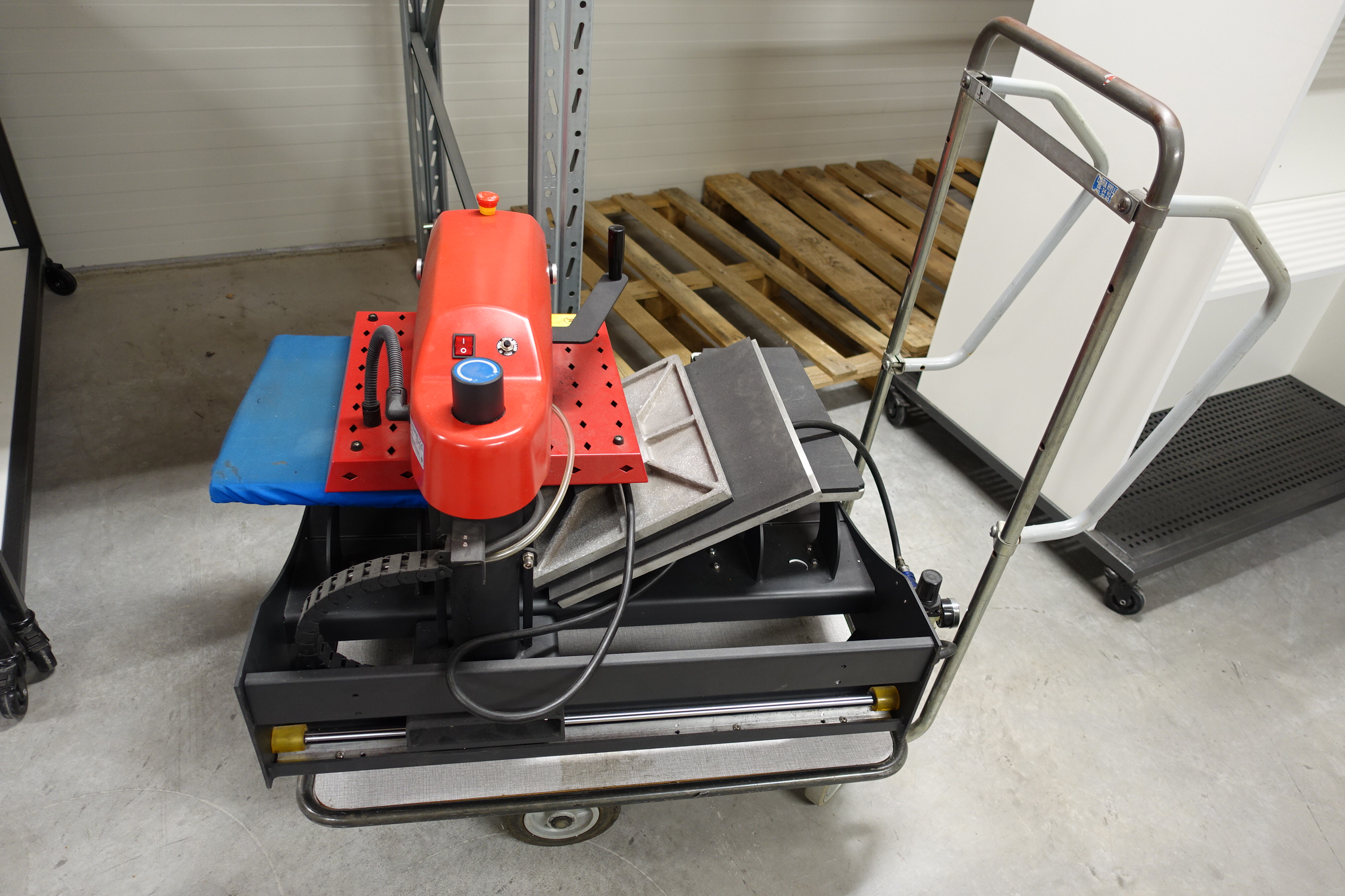 Heat press with material cart PS Auction We value the future