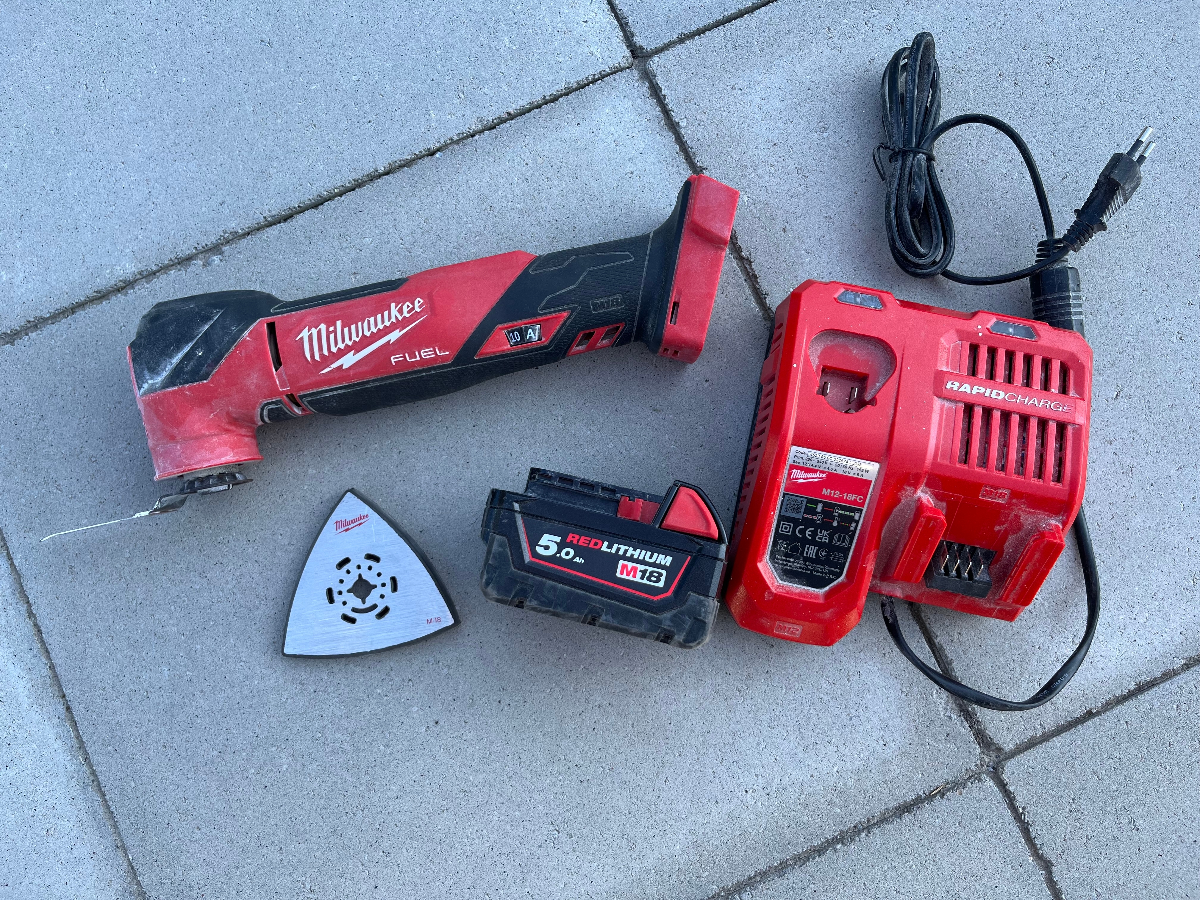 Multi-tool, Milwaukee M18 FMT-502X, with battery and charger - PS