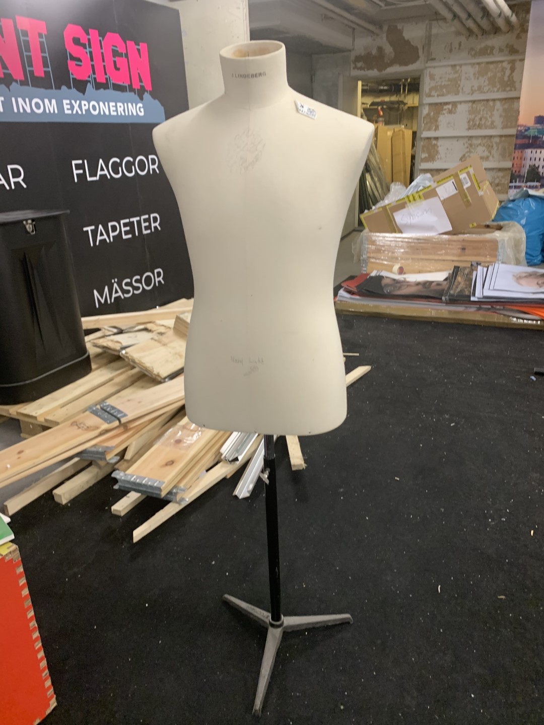 Mannequin PS Auction We value the future Largest in net auctions