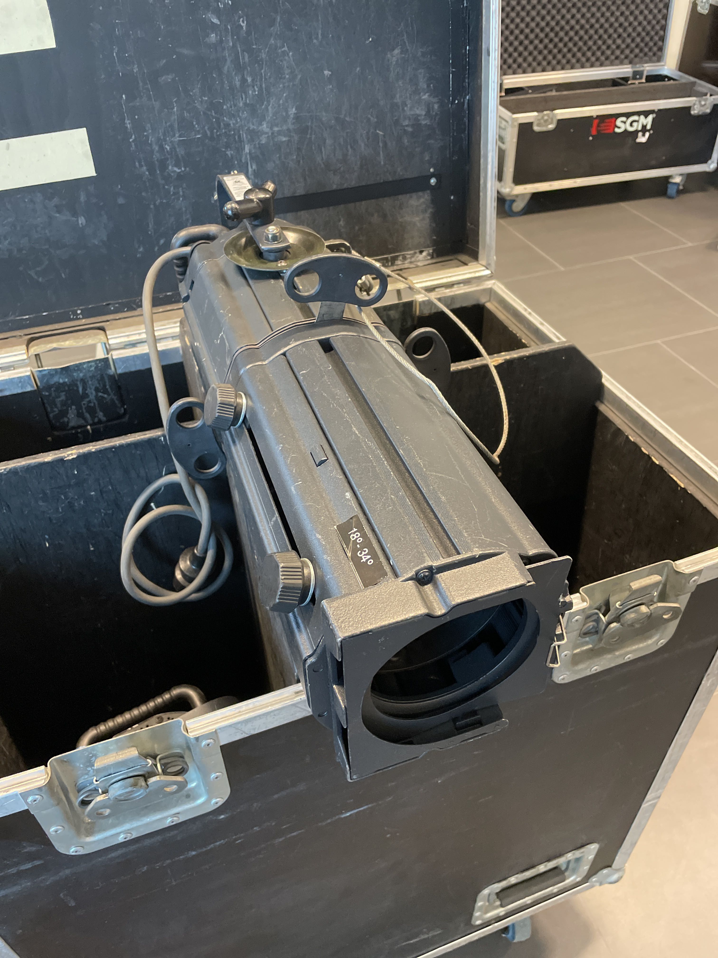 Acclaim Axial Fresnel, 4 pieces in transport box - PS Auction - We ...