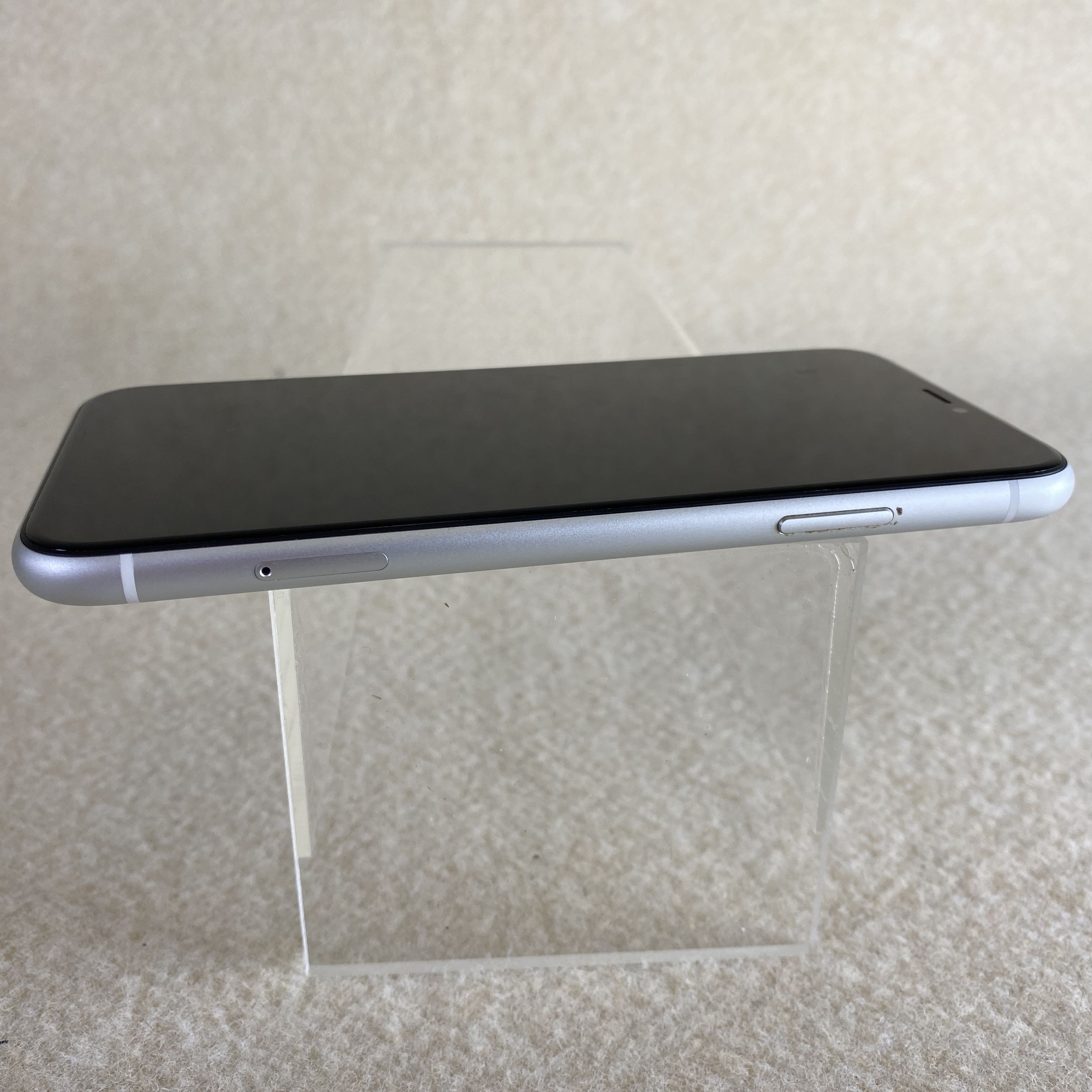 iPhone XR 64GB White - PS Auction - We value the future