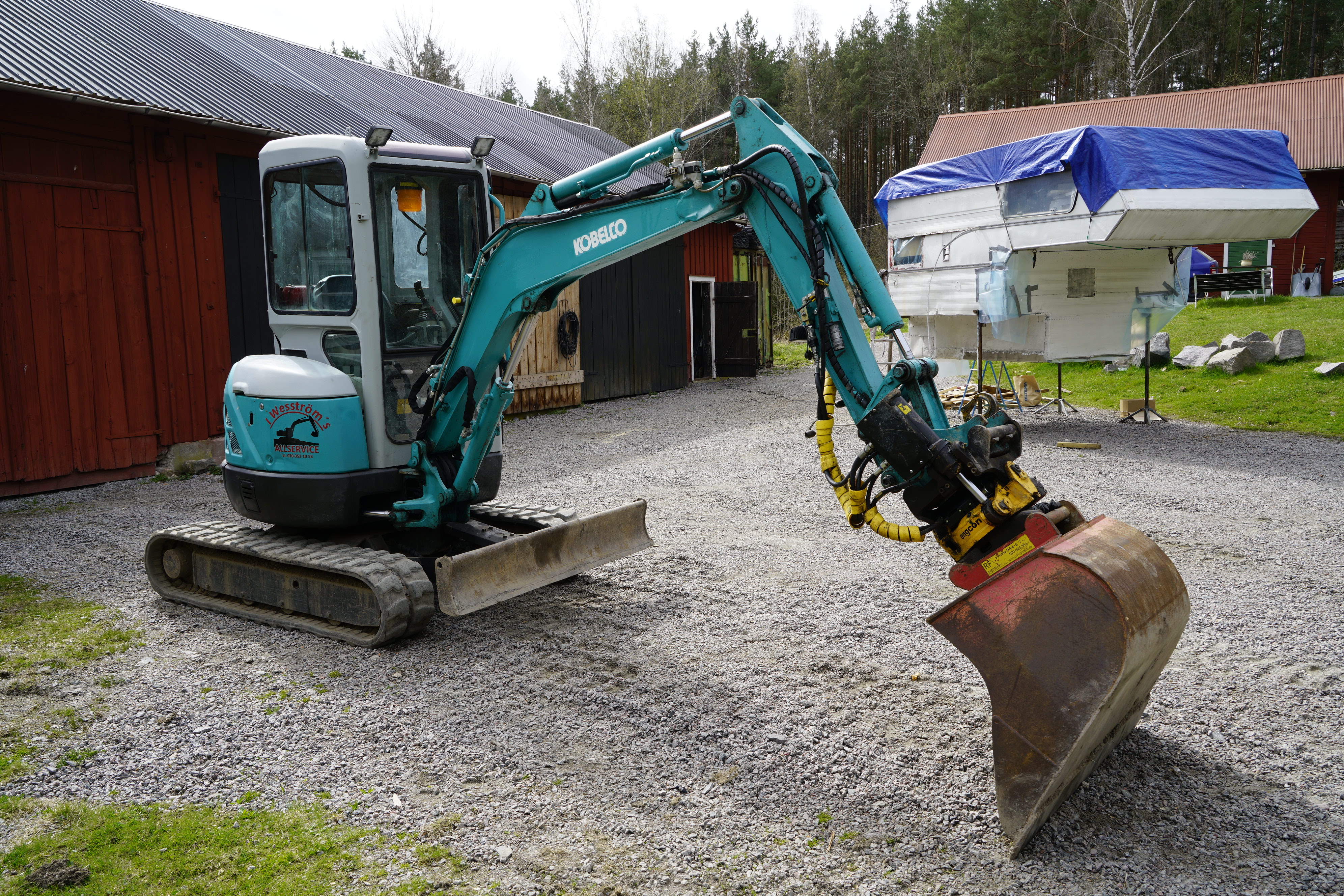 Mini excavator Kobelco SK25SR-2, 2006 - PS Auction - We