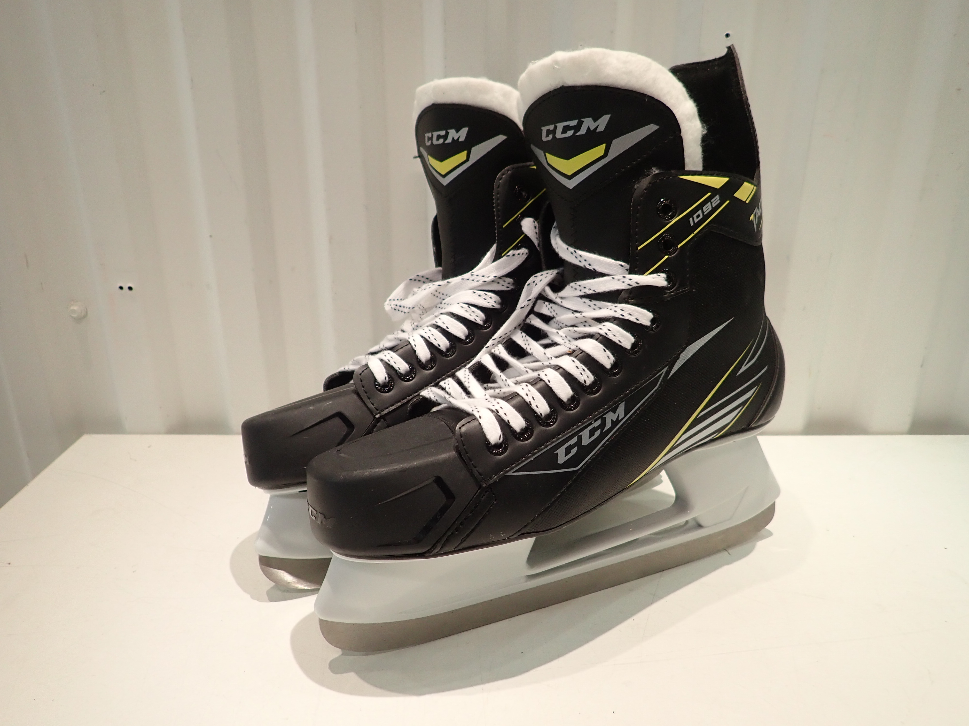 ccm 1092 skates