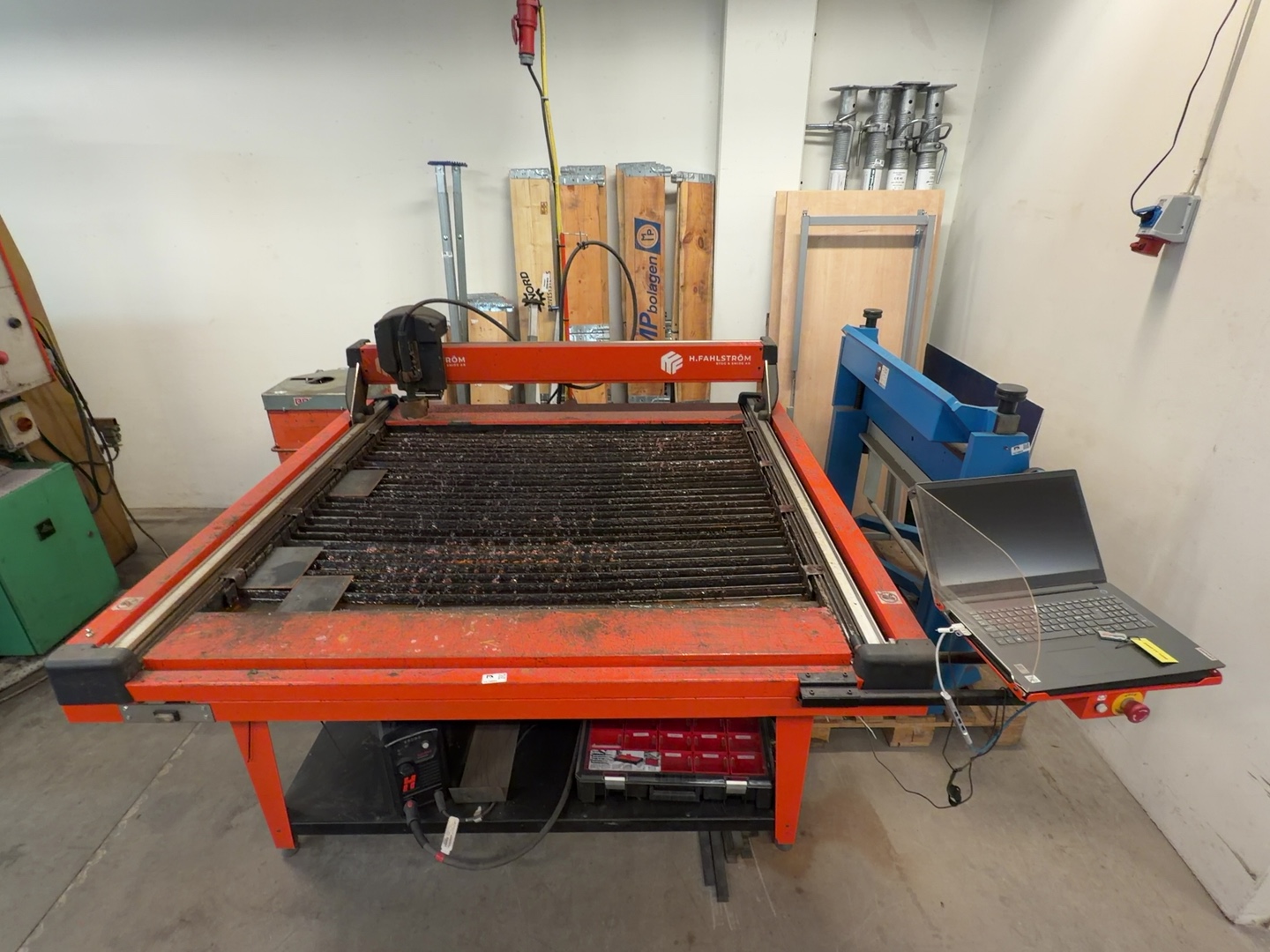 Video preview for Plasma cutting table – Swift-Cut Swifty 1250