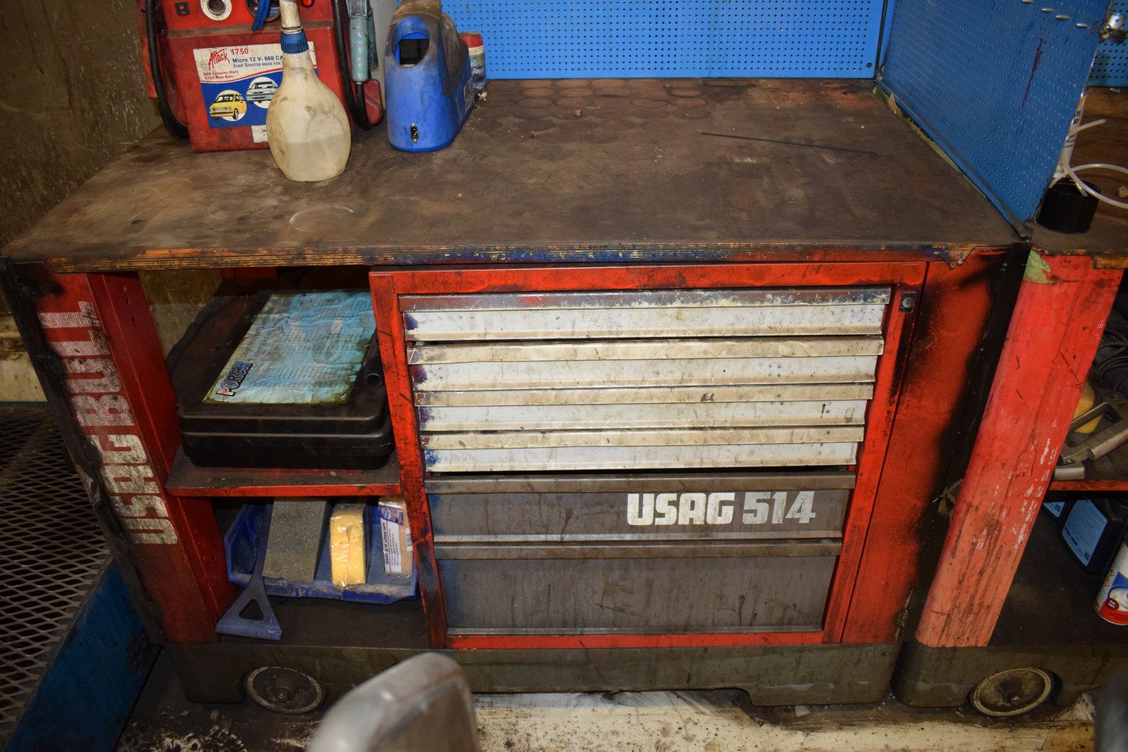 Workbench USAG 514 with tools - PS Auction - We value the future - Largest  in net auctions