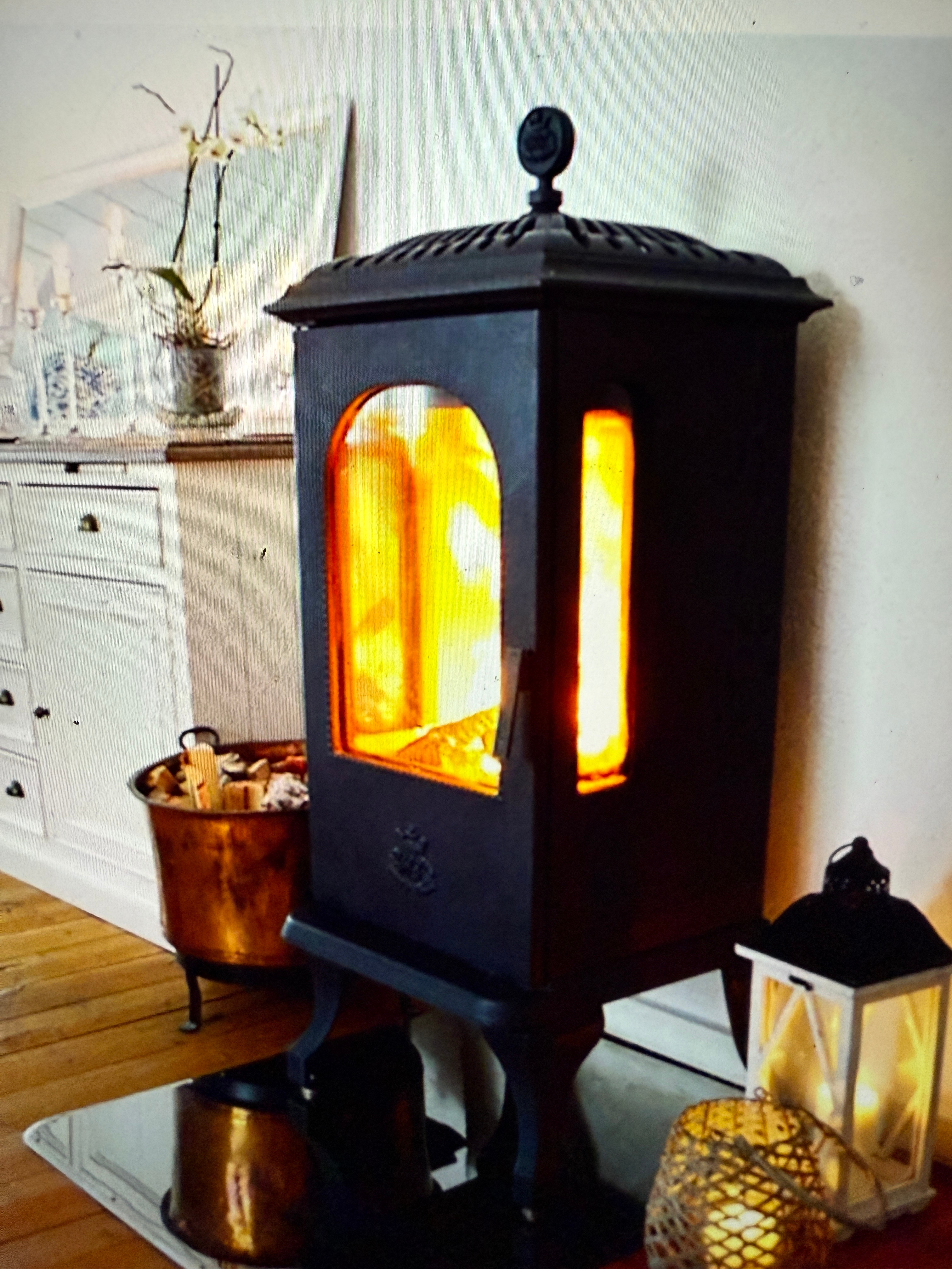 Cast iron stove Westbo Victoria 100 with side glass - PS Auction - We ...