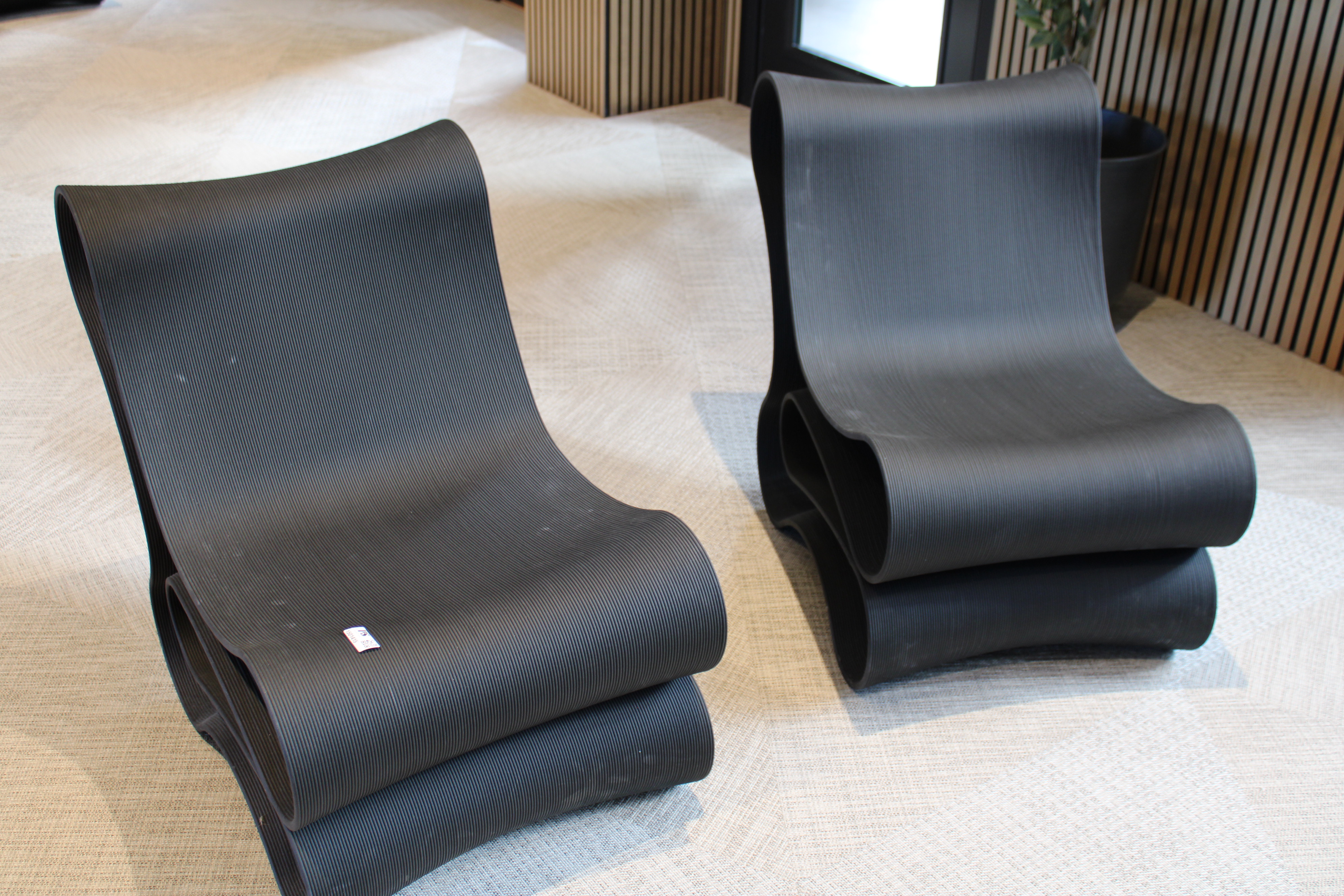 3D-printade fåtöljer 2 st - Reform Design Lab - Auktioner online ...