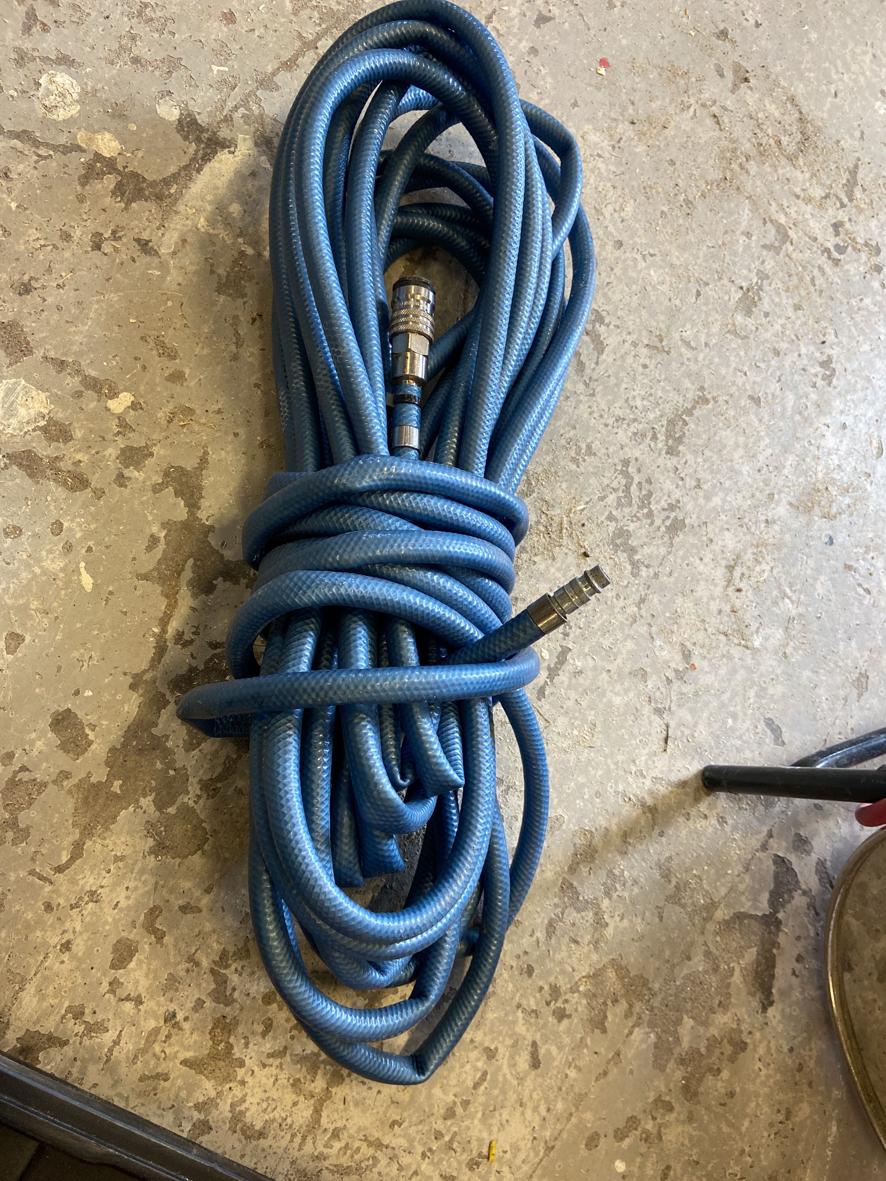 Nail gun 2pcs, hose reel, hose PS Auction We value the future