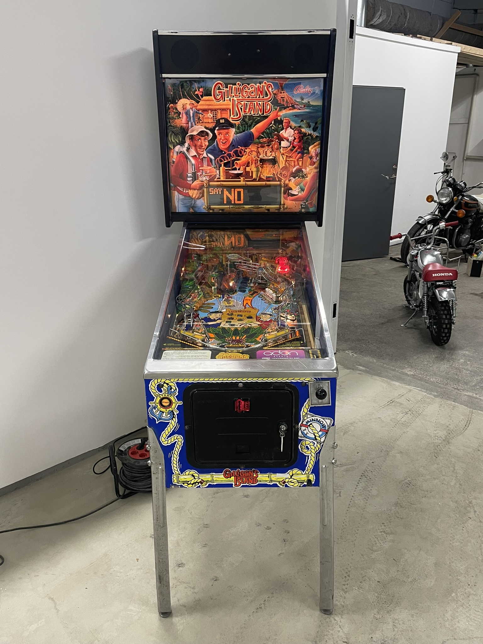 Pinball – Bally Gilligan's Island (1991) - PS Auction - We