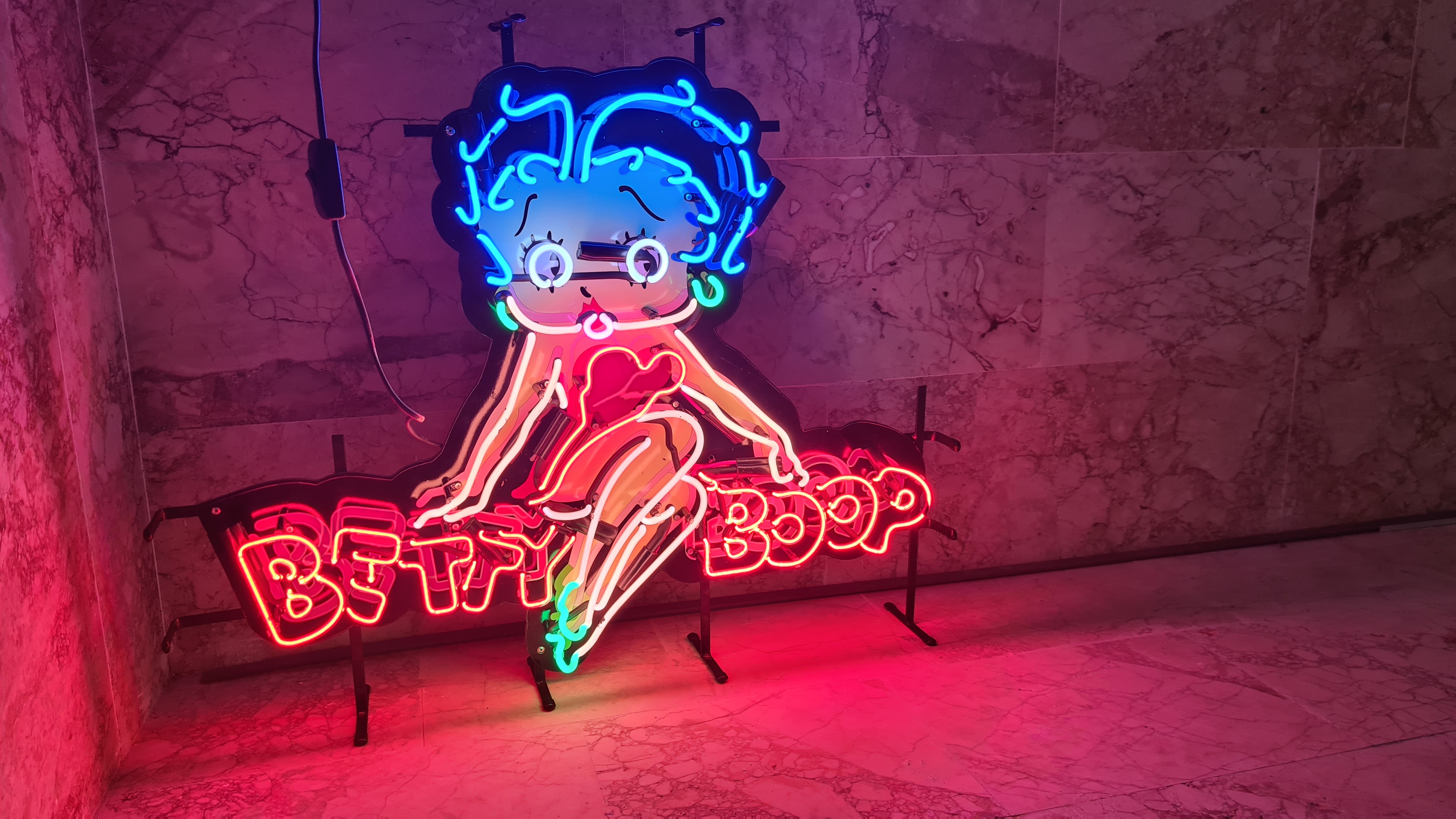 New neon sign Betty Boop 90x70 cm - PS Auction - We value the
