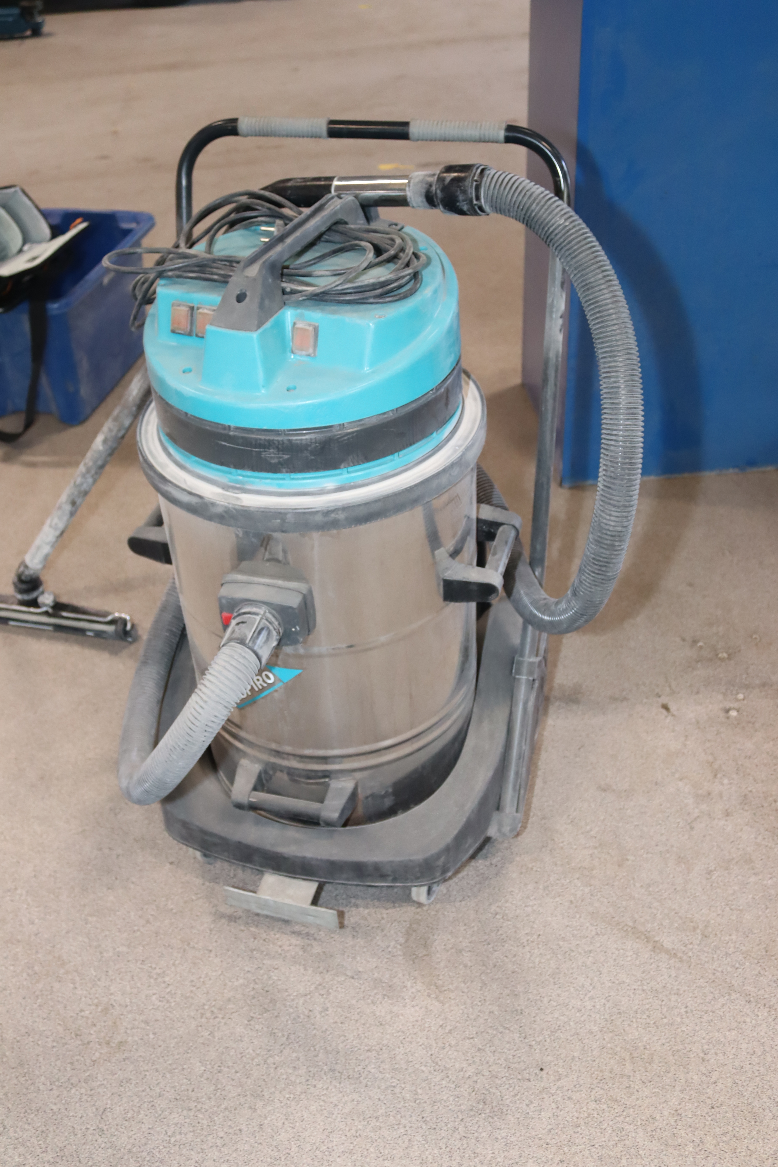 Industrial vacuum cleaner dry \u0026 wet 