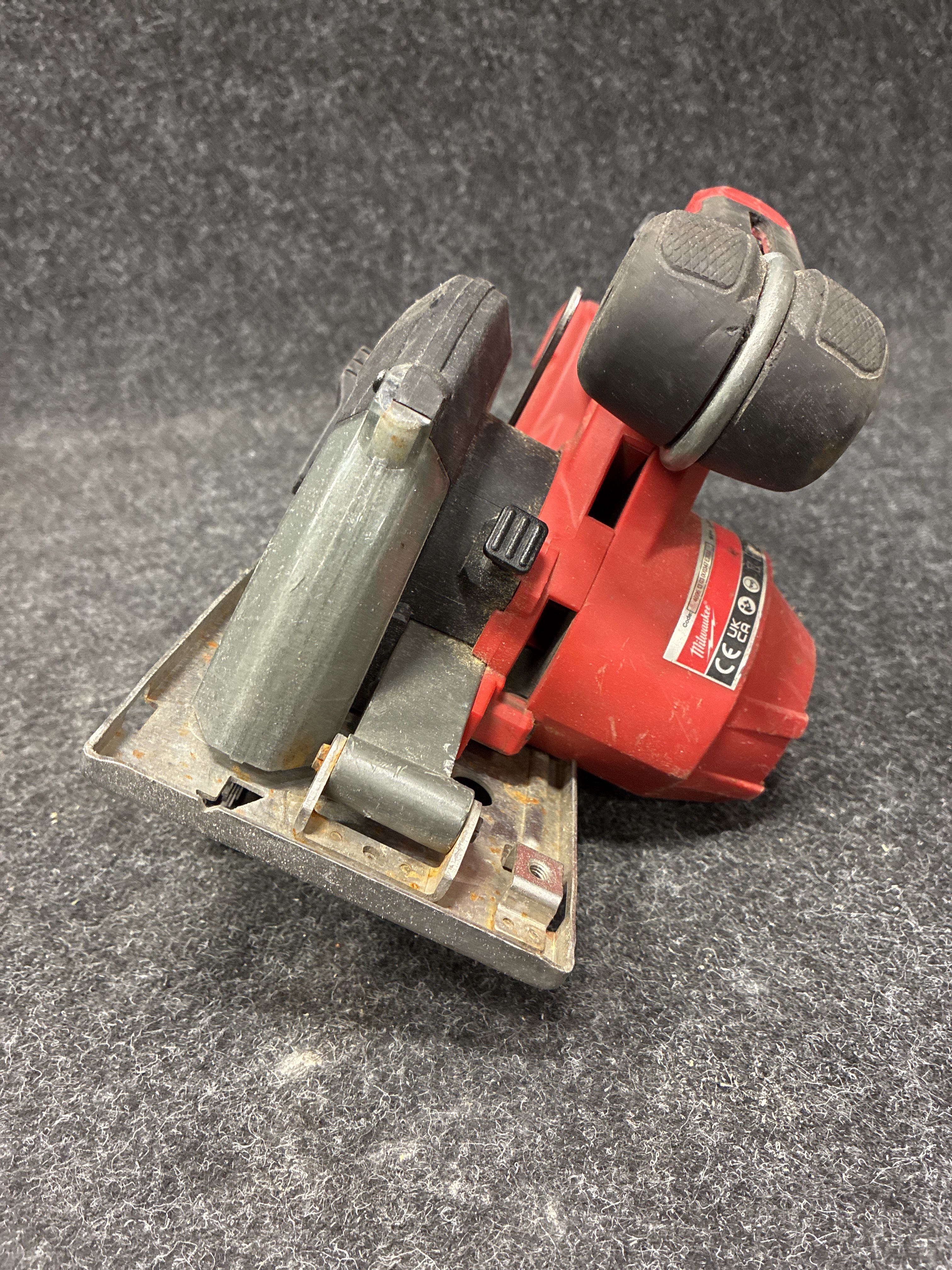Metal circular saw Milwaukee M18 FMCS - PS Auction - We value the ...