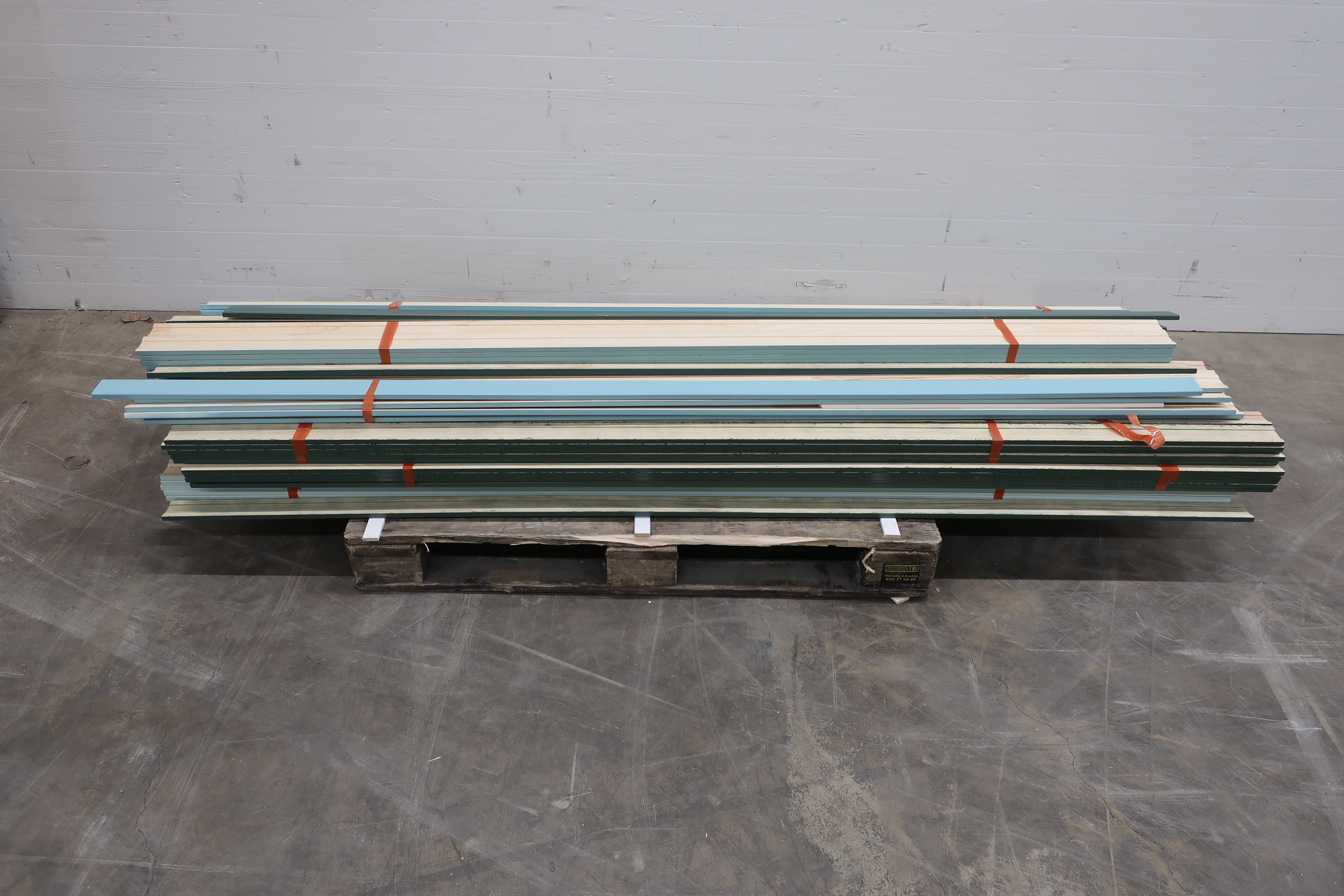 Pallet With Baseboard Ps Auction We Value The Future Largest In Net Auctions