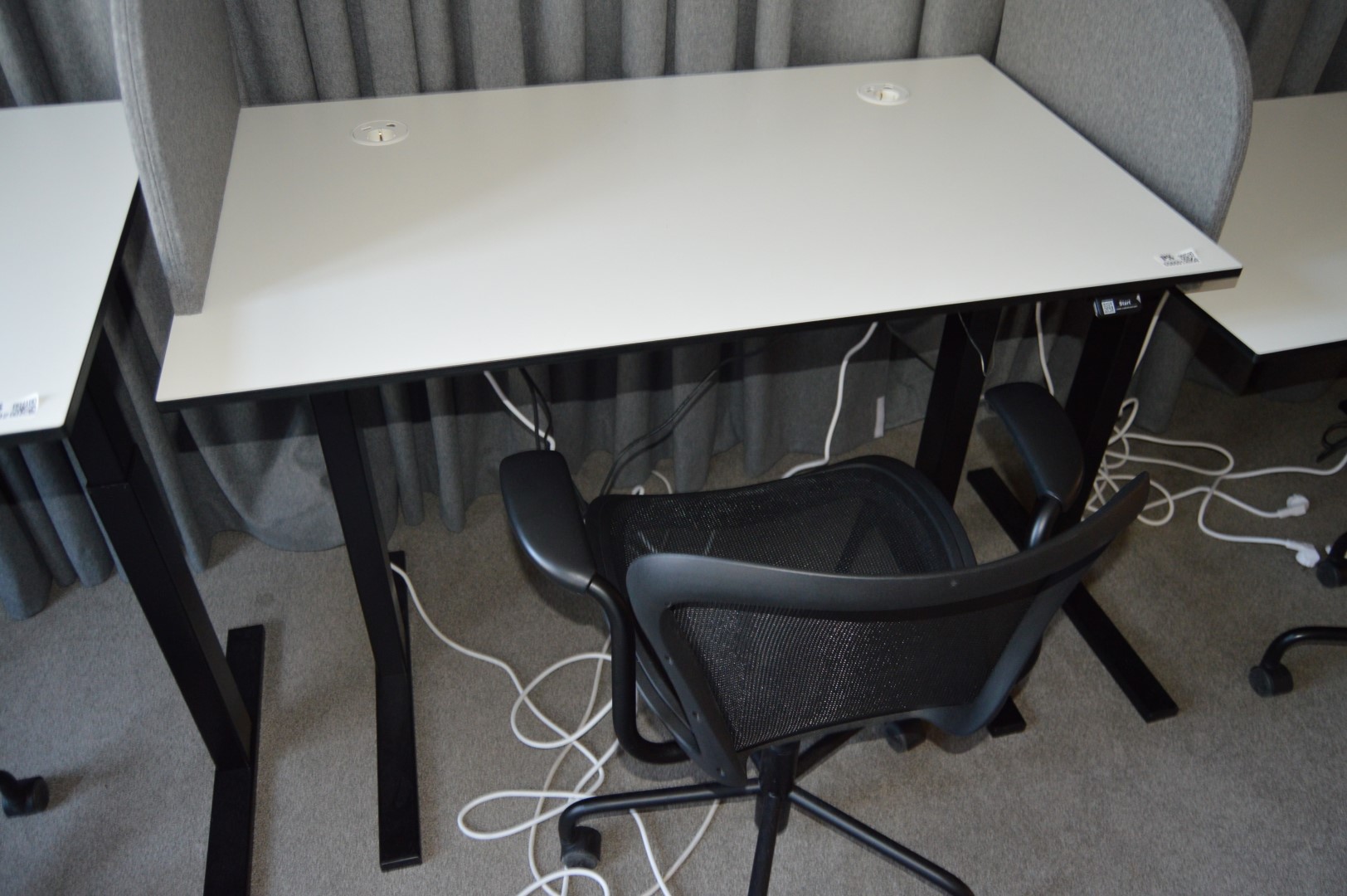 1 st Höjsänkbart skrivbord med stol 120x70 Nätauktioner 1 st Höjsänkbart skrivbord med stol 120x70 Nätauktioner