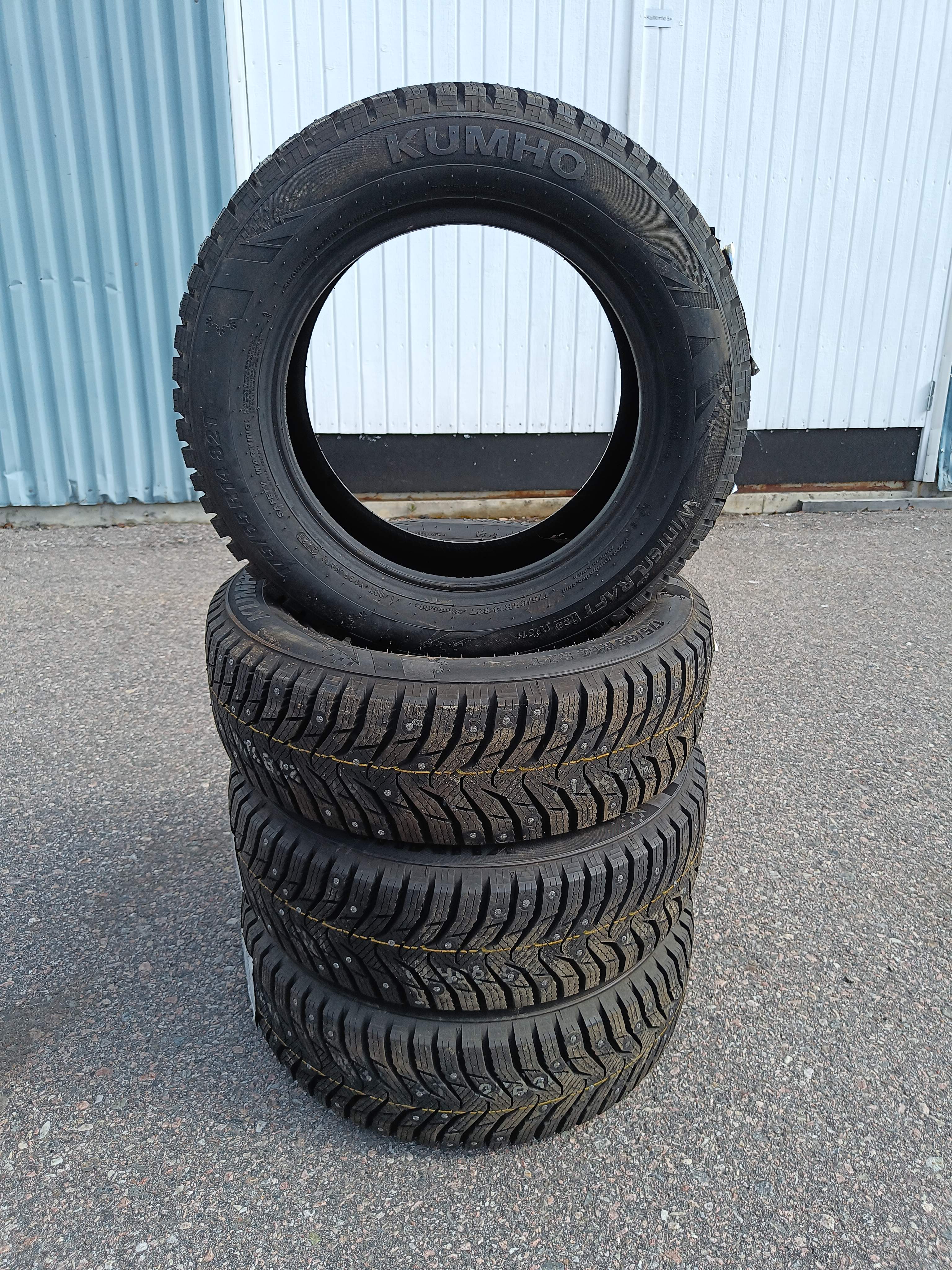 Winter tires Kumho WinterCraft Ice 175/65R14 - New - PS Auction 