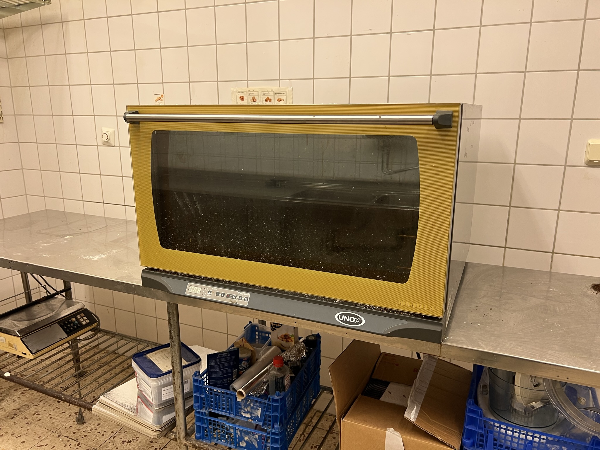 Baking oven Unox XF190-B -2011 with 3 stainless steel benches - PS