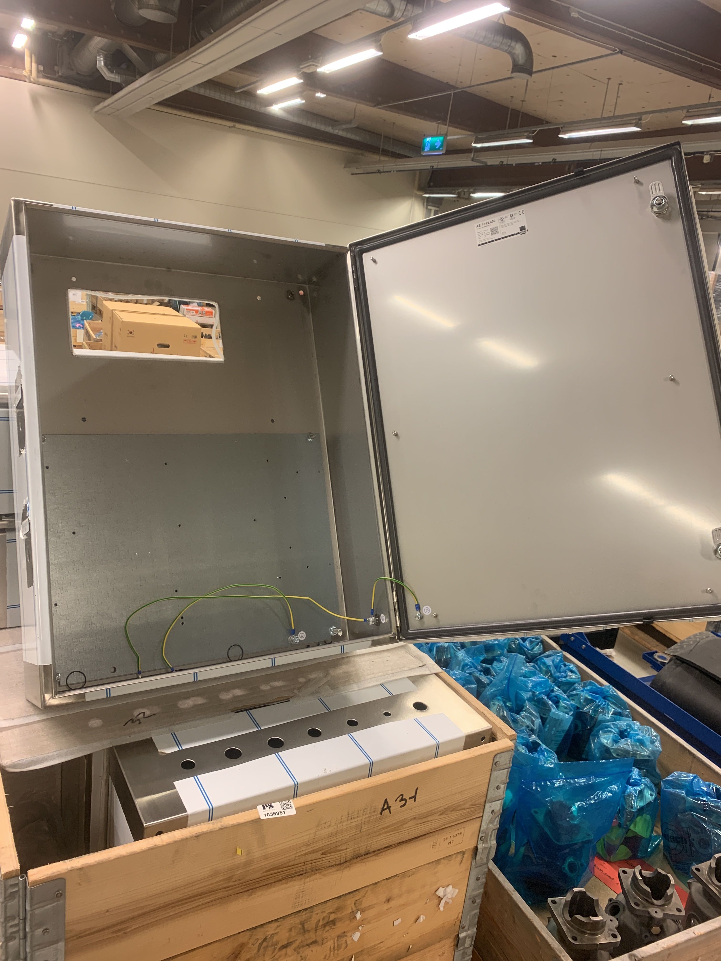 Elskåp rostfritt 8 styck - Auktioner online - Nätauktioner ...