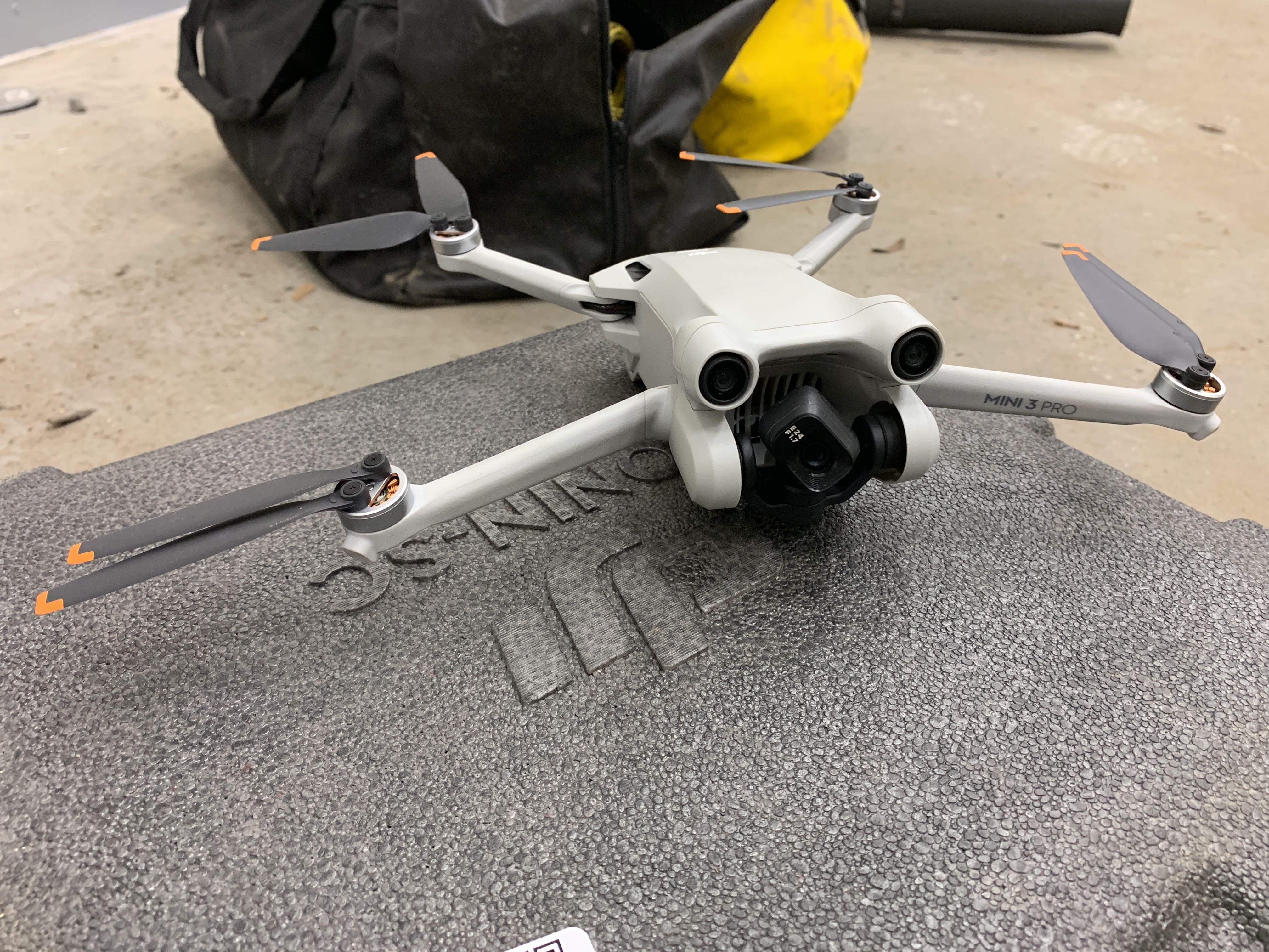 2-in-1 Propellerschutz Für DJI Mini 3 Pro - Hält Propeller Fest & Schützt Sensoren, Orange