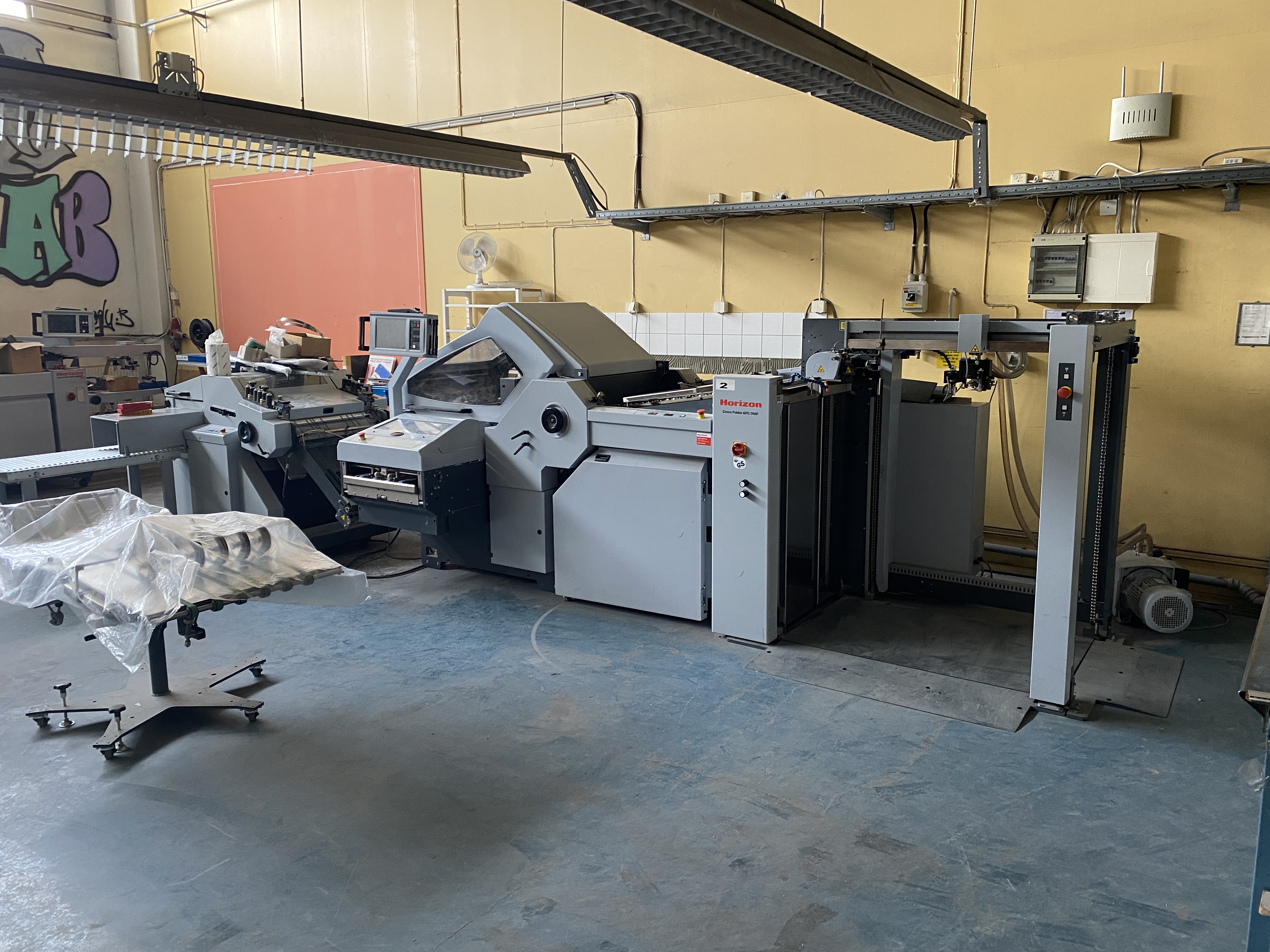 Horizon Cross Folder AFC-746F and Press Stacker PSX-56 | PS Auction