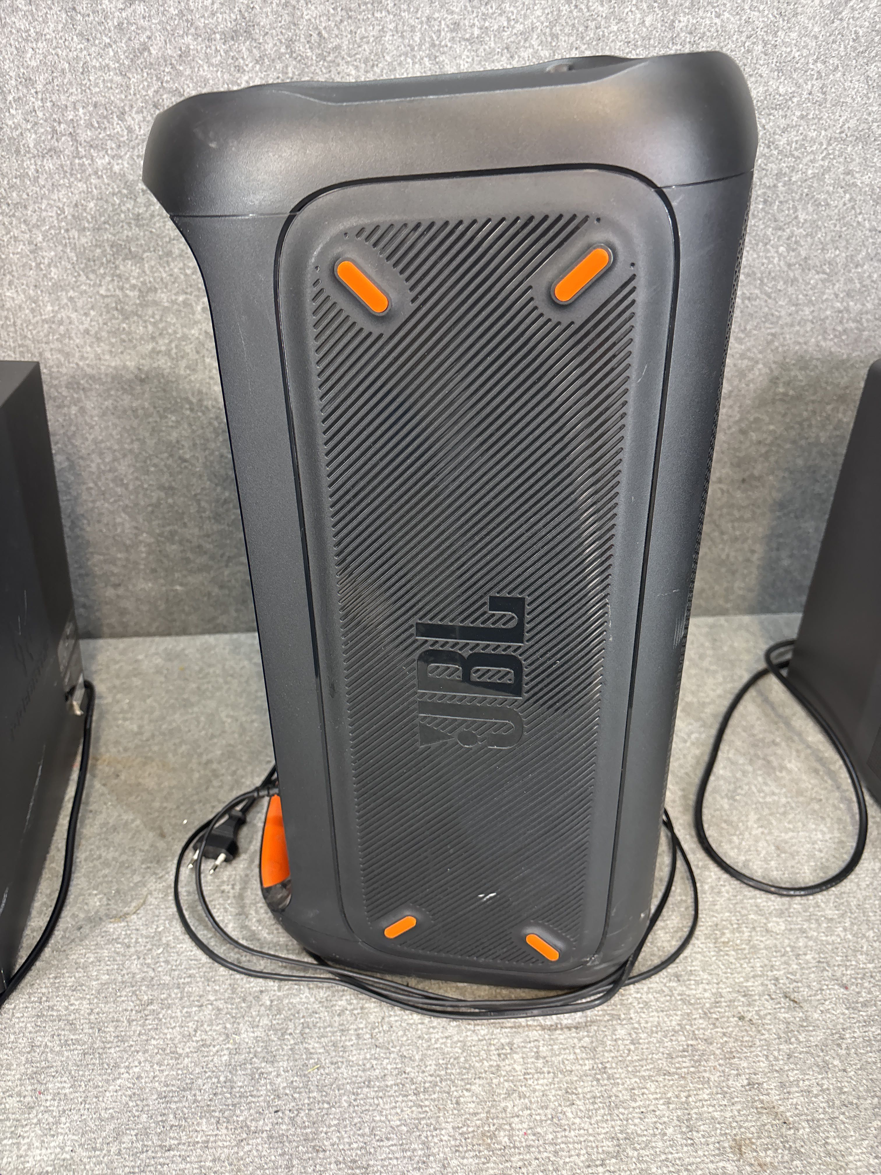 Speakers - JBL Partybox 100 - PS Auction - We value the future