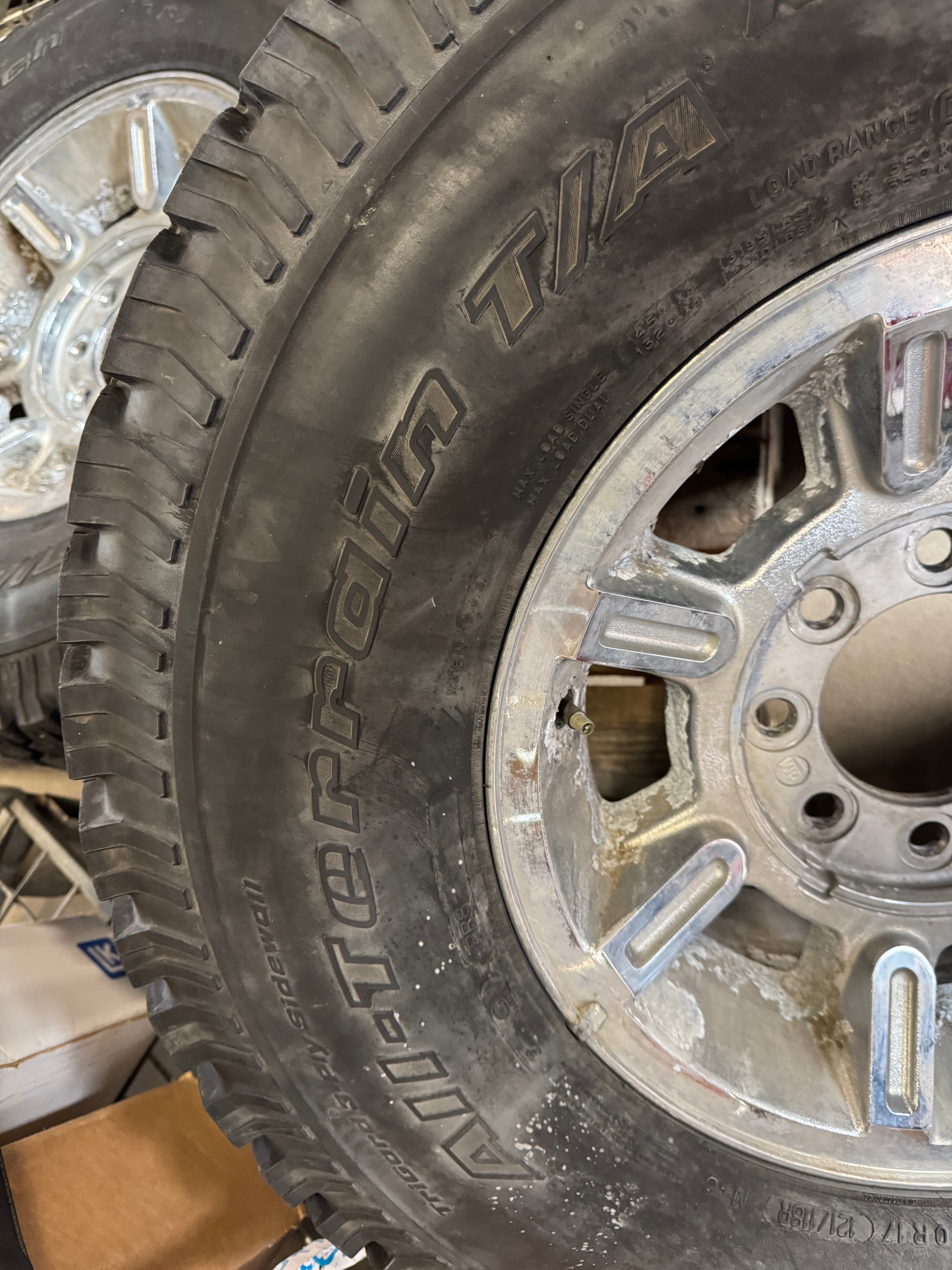 Aluminiumf lgar Med D ck Till Hummer 4 St Auktioner Online aluminiumf-lgar-med-d-ck-till-hummer-4-st-auktioner-online