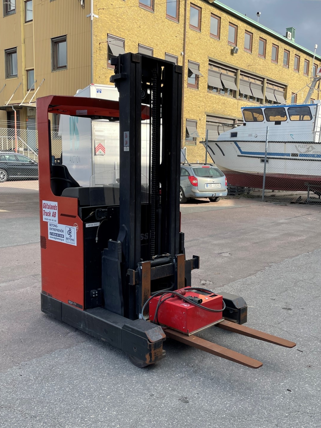 Sliding frame truck with charger BT RRB2 -2006 - PS Auction - We value ...