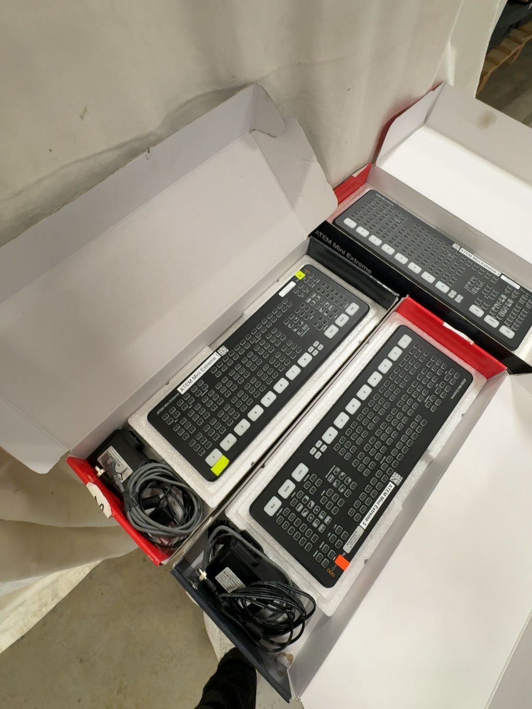 3 pcs BlackMagic Design - ATEM Mini Extreme + Blackmagic ATEM Mini