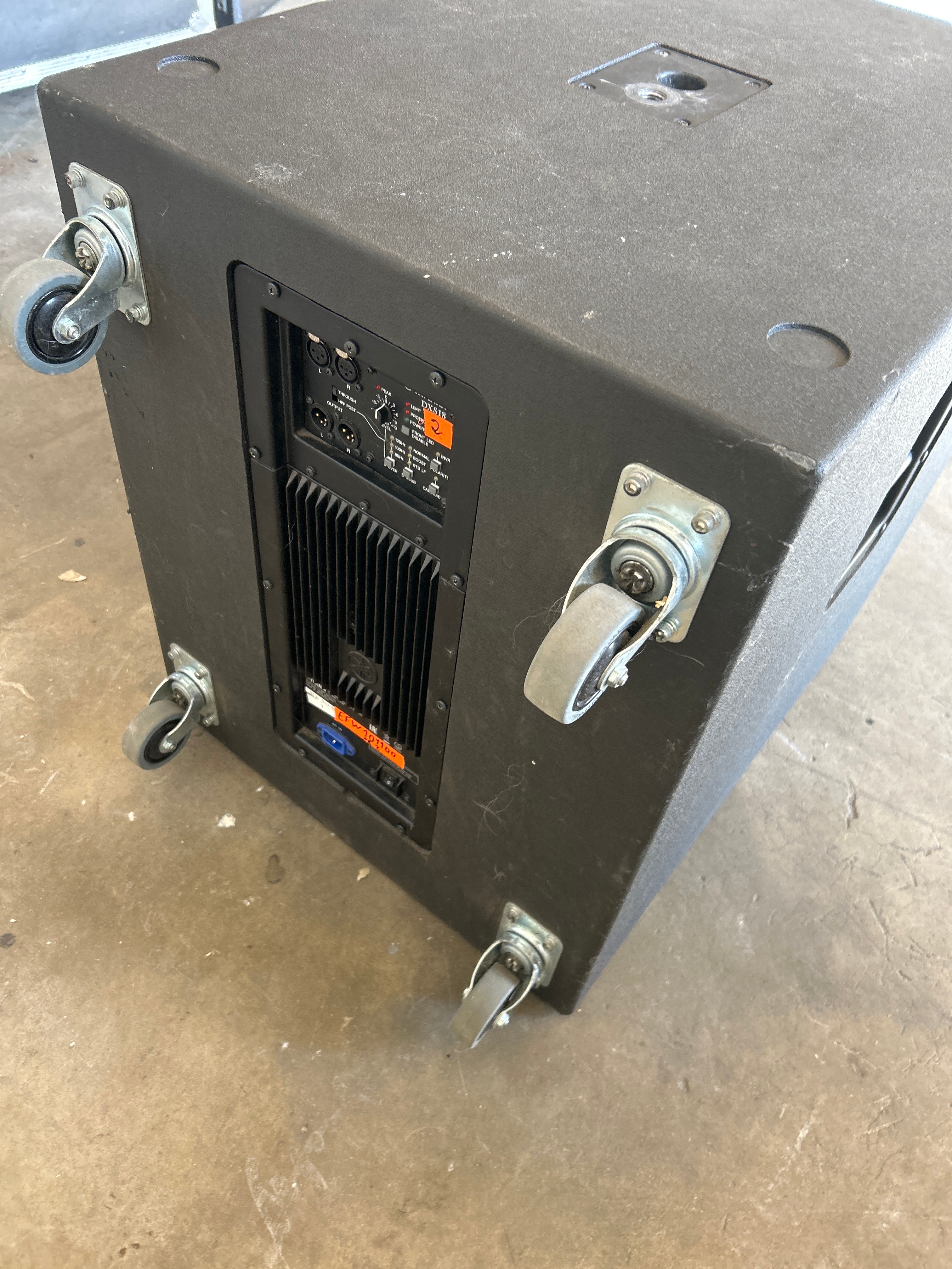 Subwoofer med fodral - Yamaha DXS18 (Reparationsobjekt) - Auktioner ...