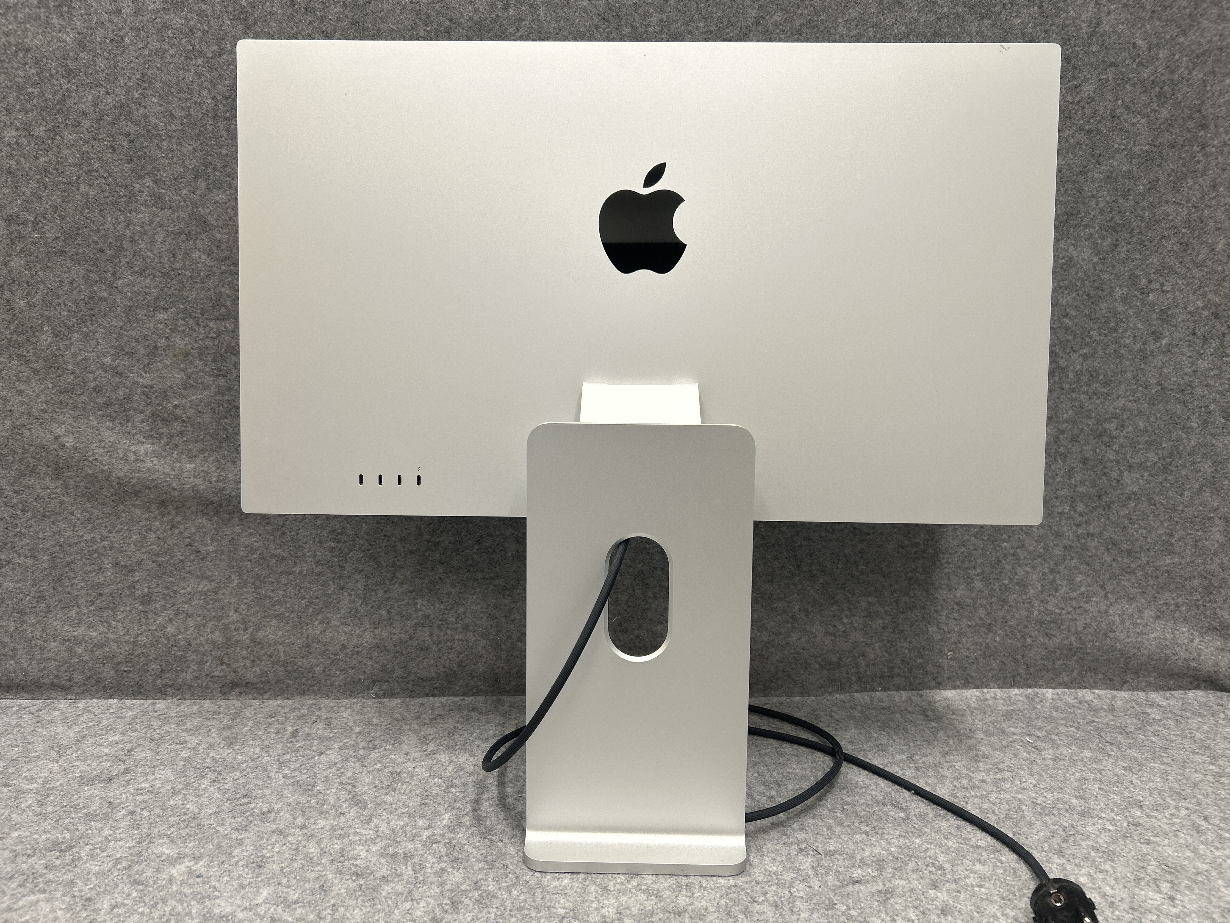 Display - Apple Studio Display A2525 - PS Auction - We value the 